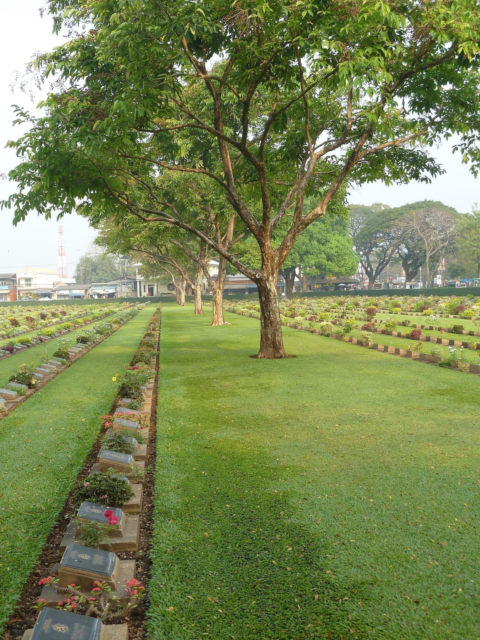 สุสานทหารสัมพันธมิตรดอนรัก + พิพิธภัณฑ์สงคราม