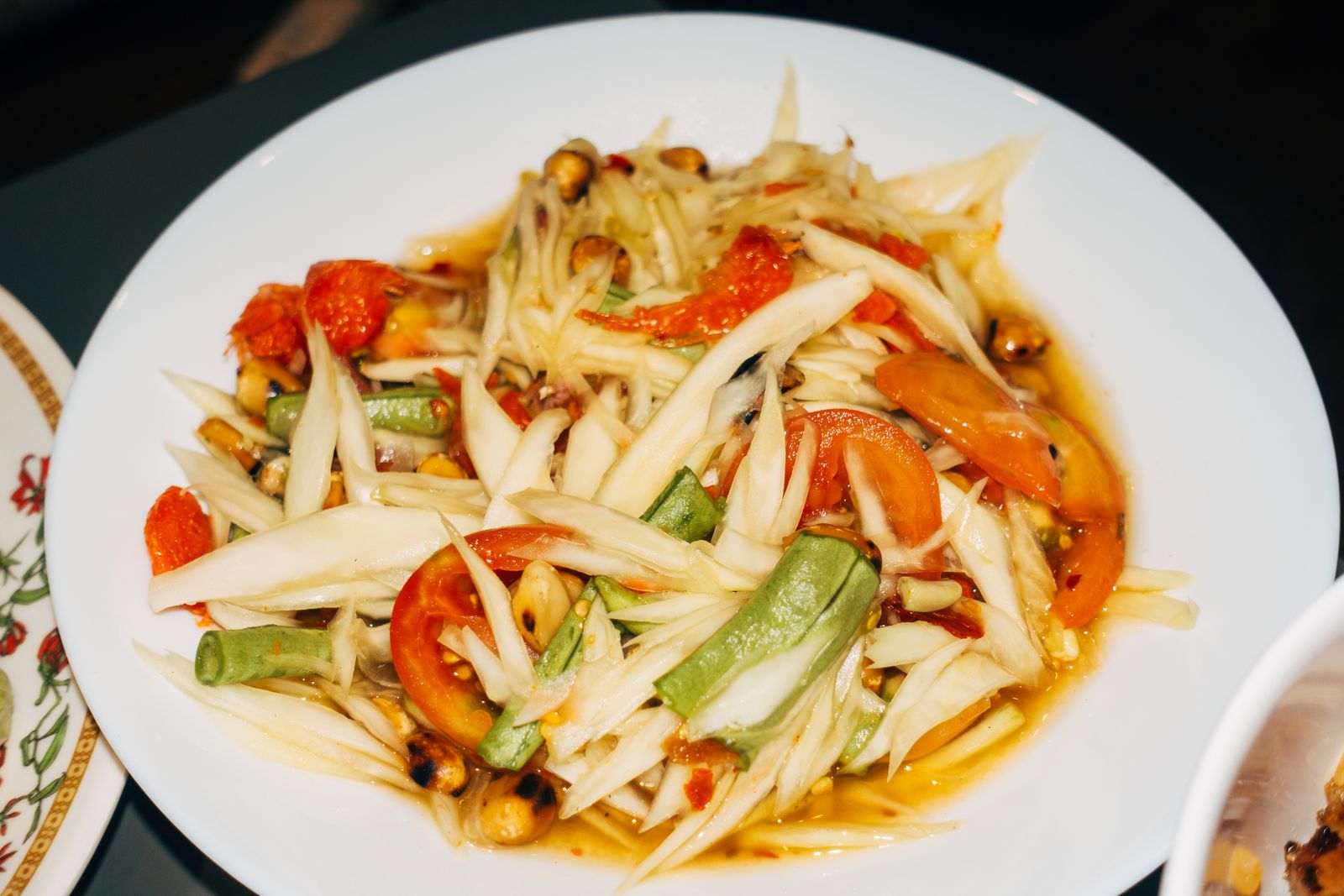 ร้านอาหารอีสานอำนาจเจริญ ส้มตำ ลาบ ก้อย ไก่ย่าง ที่คนท้องถิ่นไปจริง