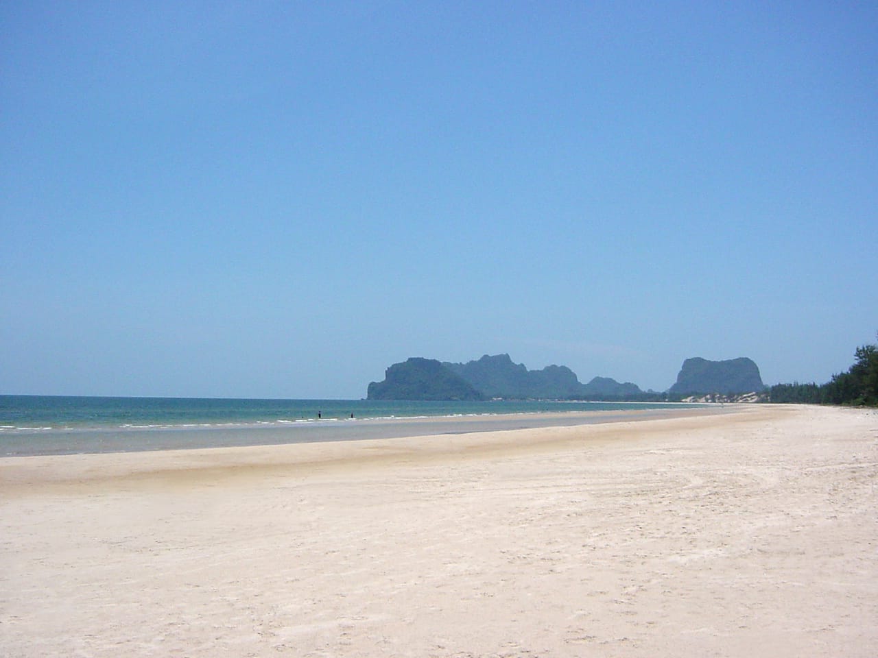 หาดอรุโณทัย และหาดเงียบทางเหนือ ปะทิว