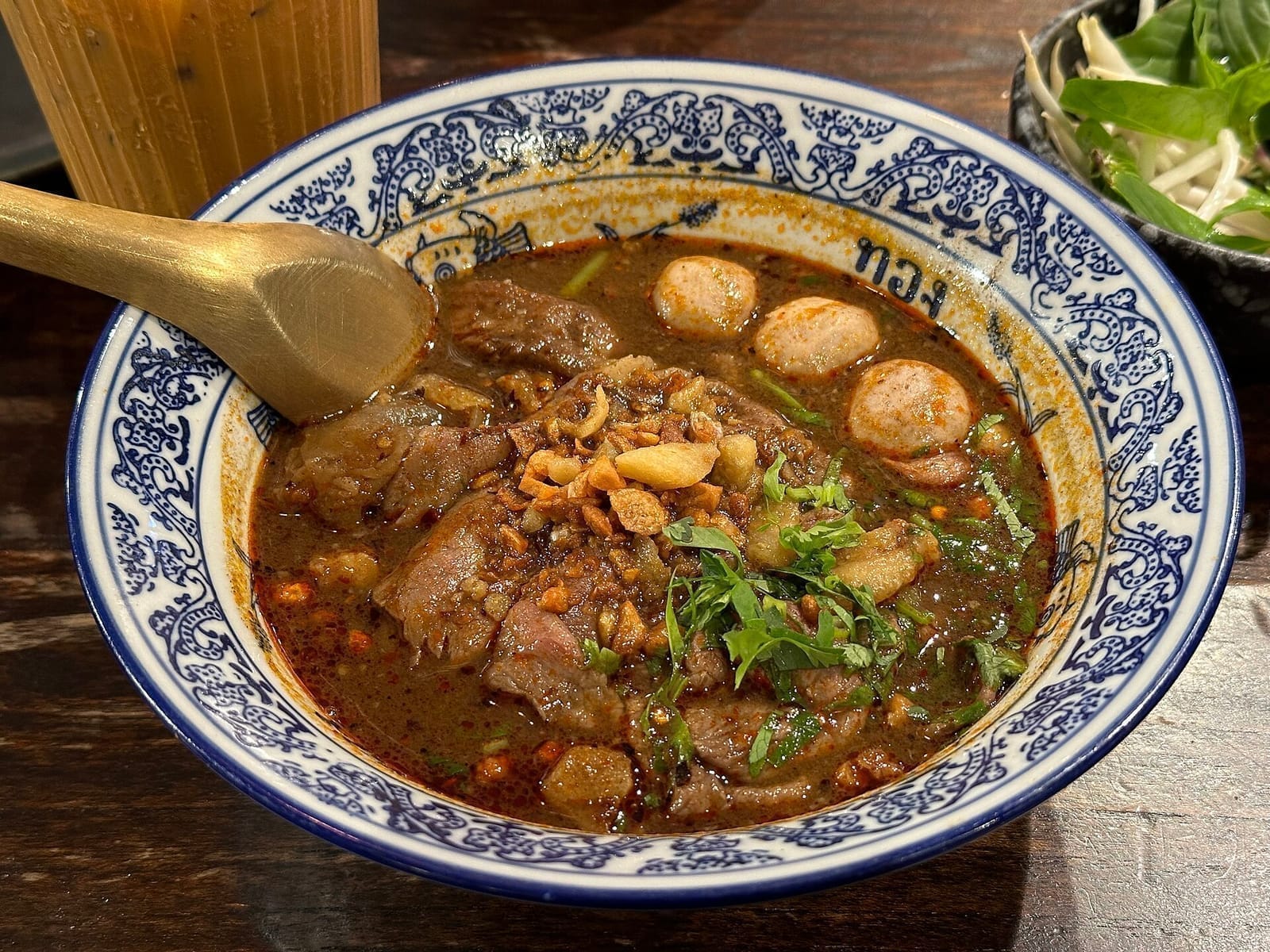 ของกินอยุธยา ก๋วยเตี๋ยวเรือ กุ้งแม่น้ำ โรตีสายไหม