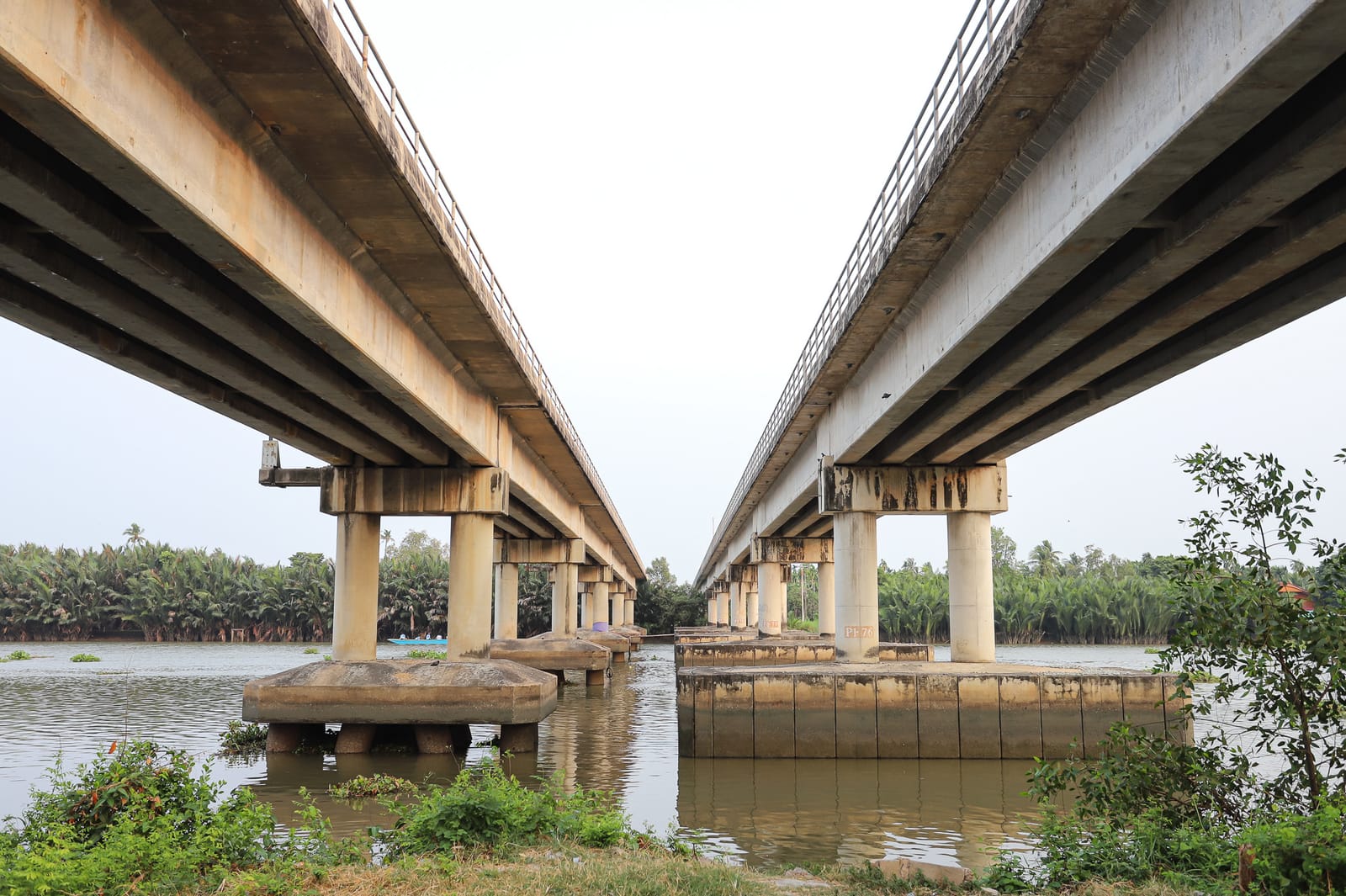 ก๋วยเตี๋ยวริมน้ำ ตลาดบ้านใหม่ร้อยปี