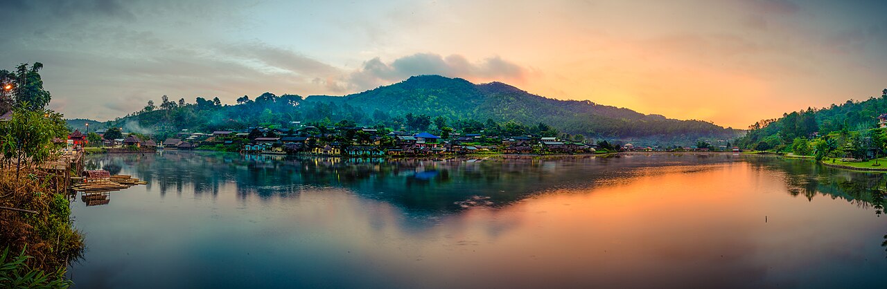 บ้านรักไทย หมู่บ้านจีนยูนนานริมทะเลสาบ