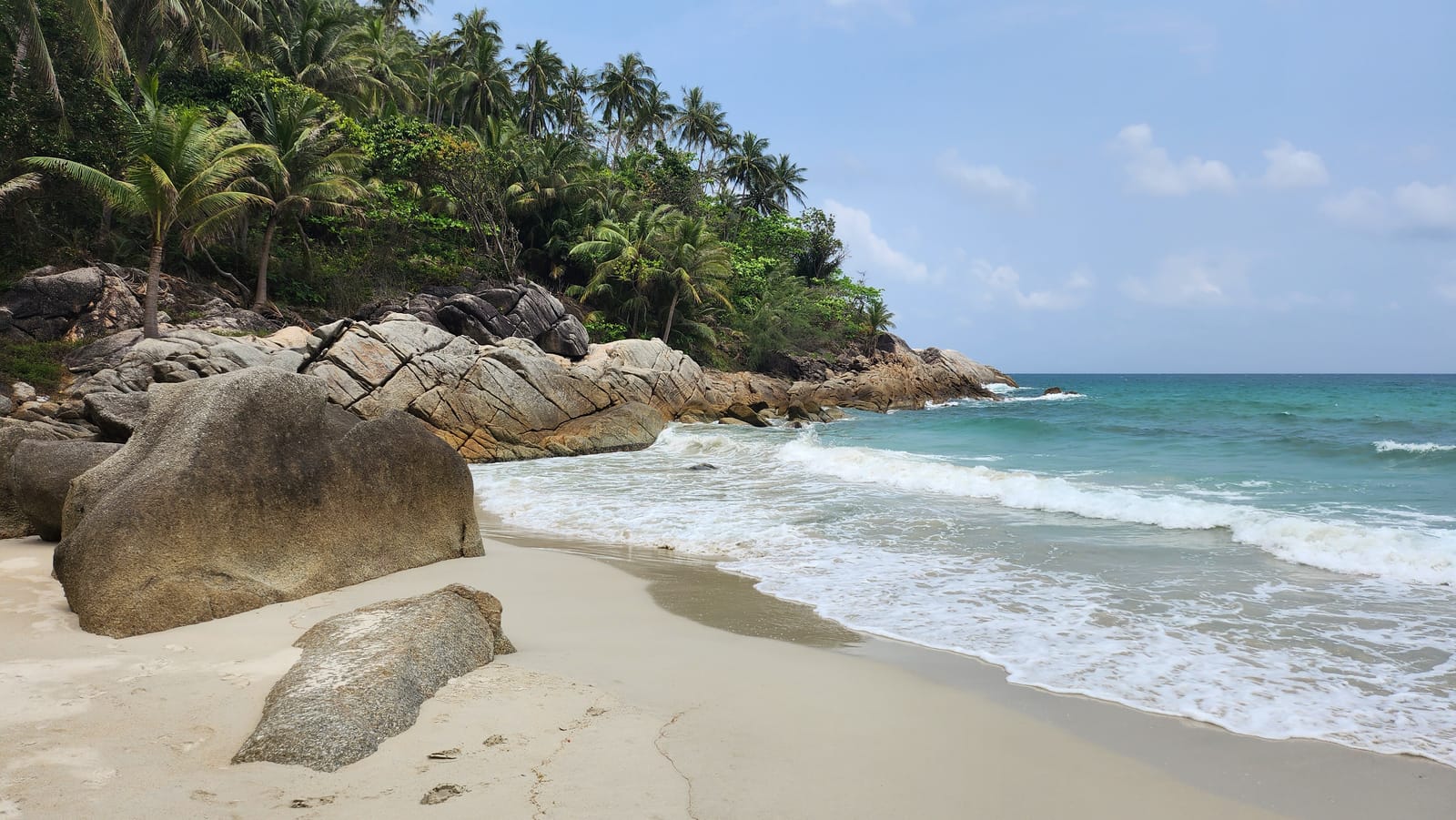 หาดขวด (Bottle Beach) ทรายขาวเงียบฝั่งเหนือพะงัน