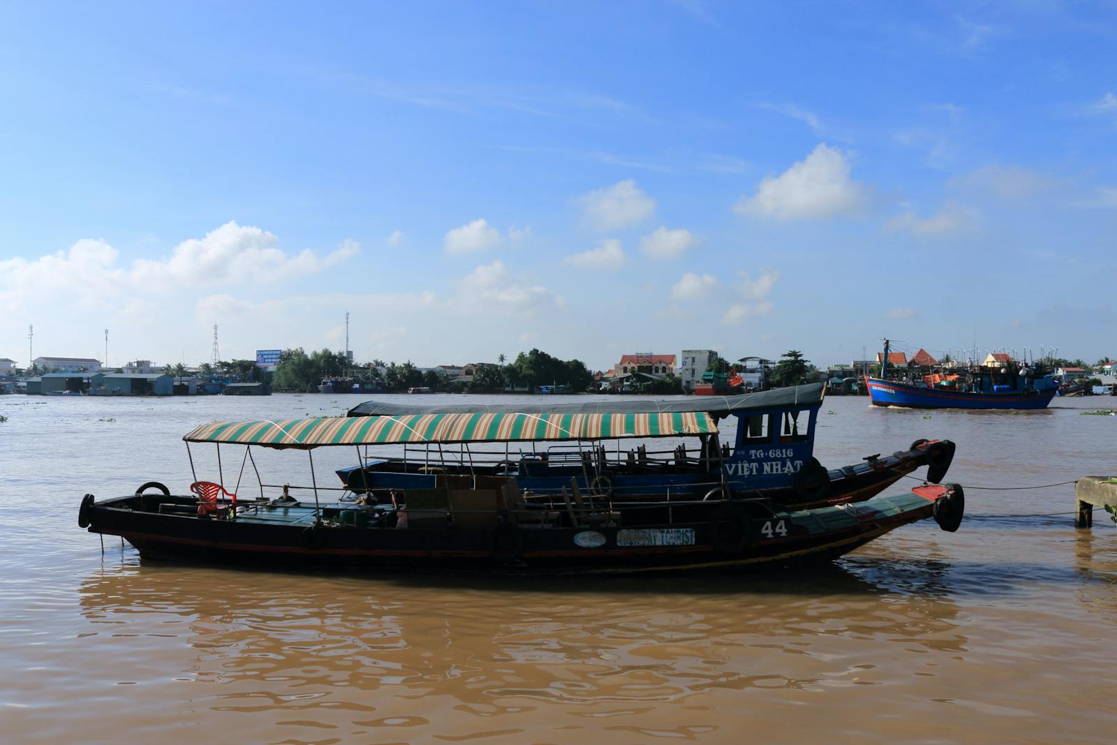 ร้านอาหารริมโขงบึงกาฬ นั่งรับลม วิวฝั่งลาว