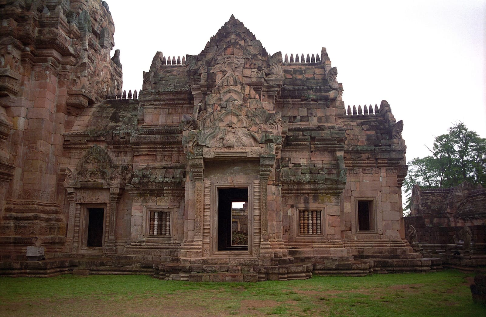 บุรีรัมย์–ขอนแก่น เที่ยวอีสานสองเมือง 3 วัน