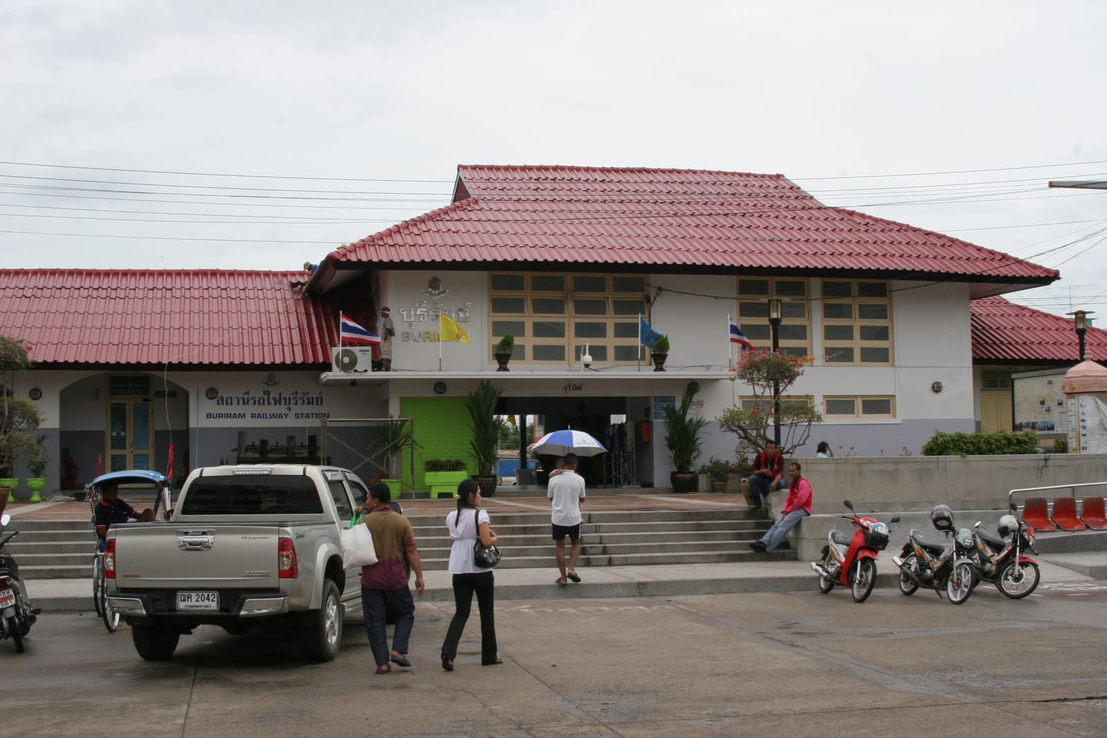 เดินเมืองบุรีรัมย์ ย่านเก่า วัด ตลาด ของกิน รอบสถานีรถไฟ