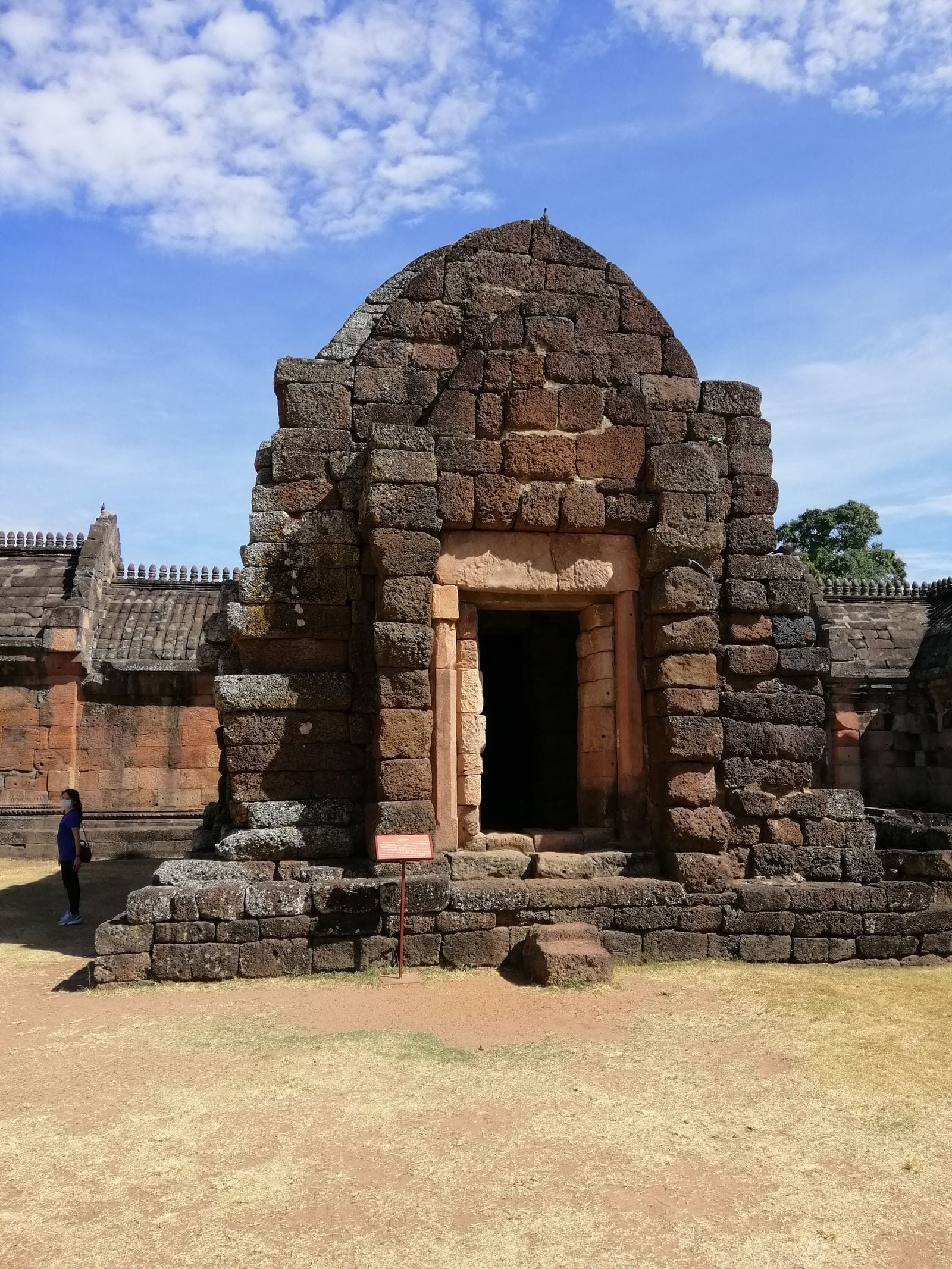 แผนเที่ยวบุรีรัมย์สายถ่ายรูป พนมรุ้ง เมืองต่ำ เขาอังคาร บัวแดง คาเฟ่