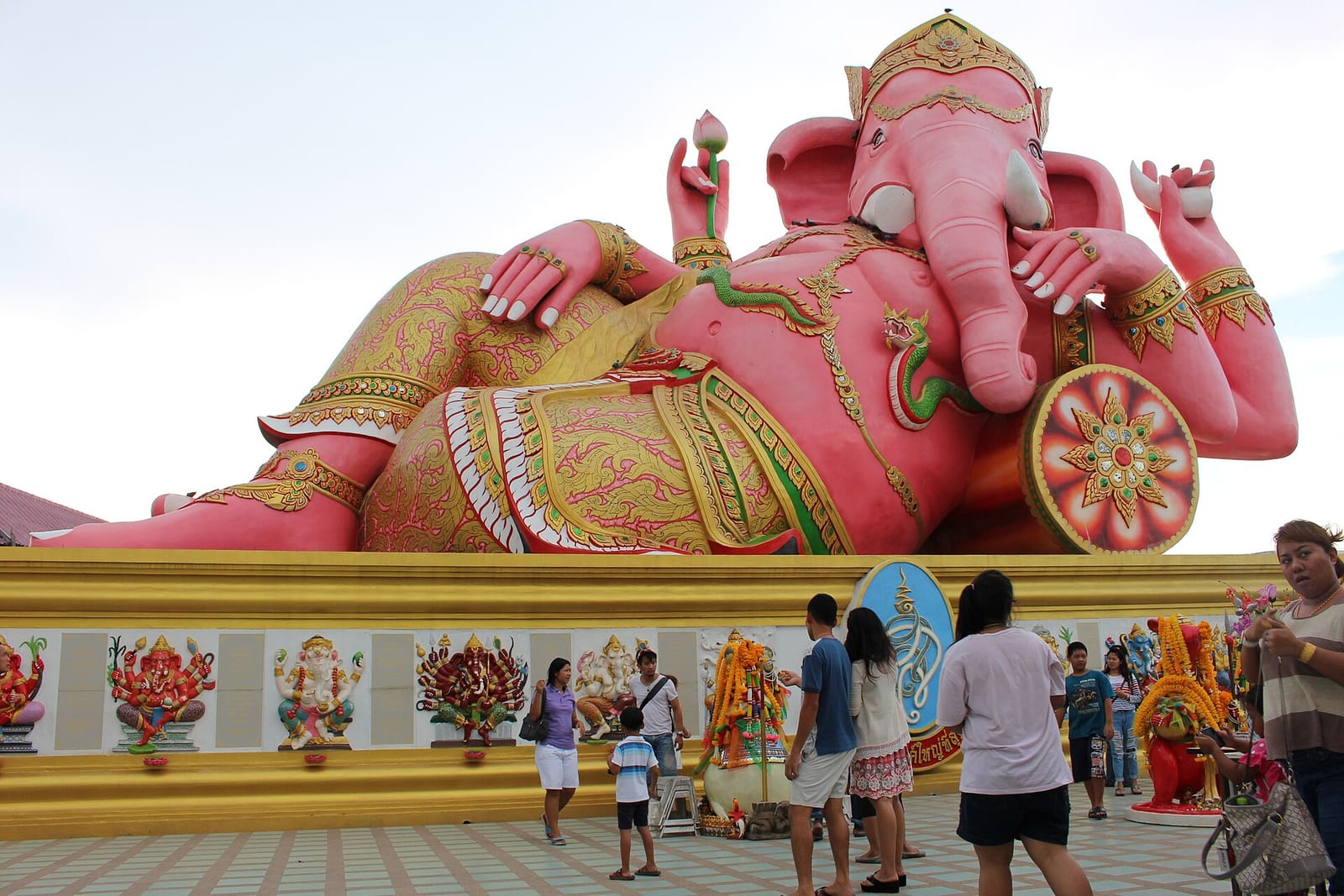 เที่ยวฉะเชิงเทราแบบครอบครัว วัดพระพิฆเนศ โลมา สวนมะม่วง