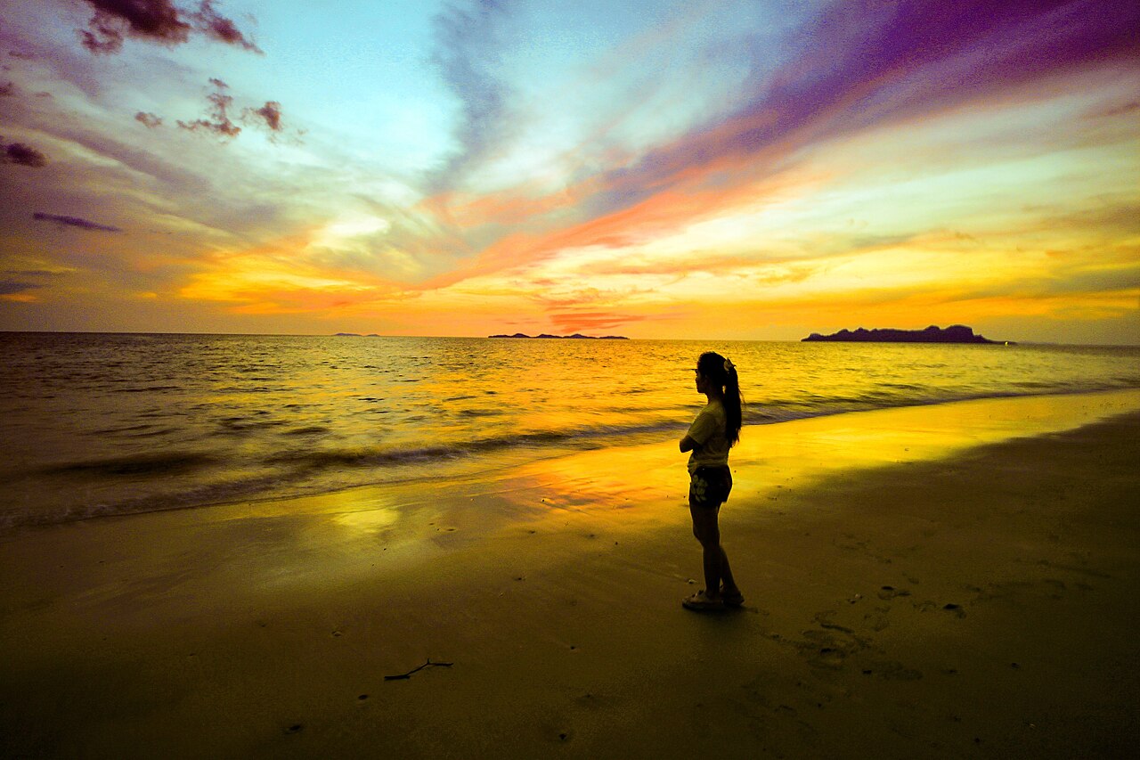 อุทยานหาดเจ้าไหม หาดยงหลิง ถ้ำ เขา ทะเล ครบในที่เดียว