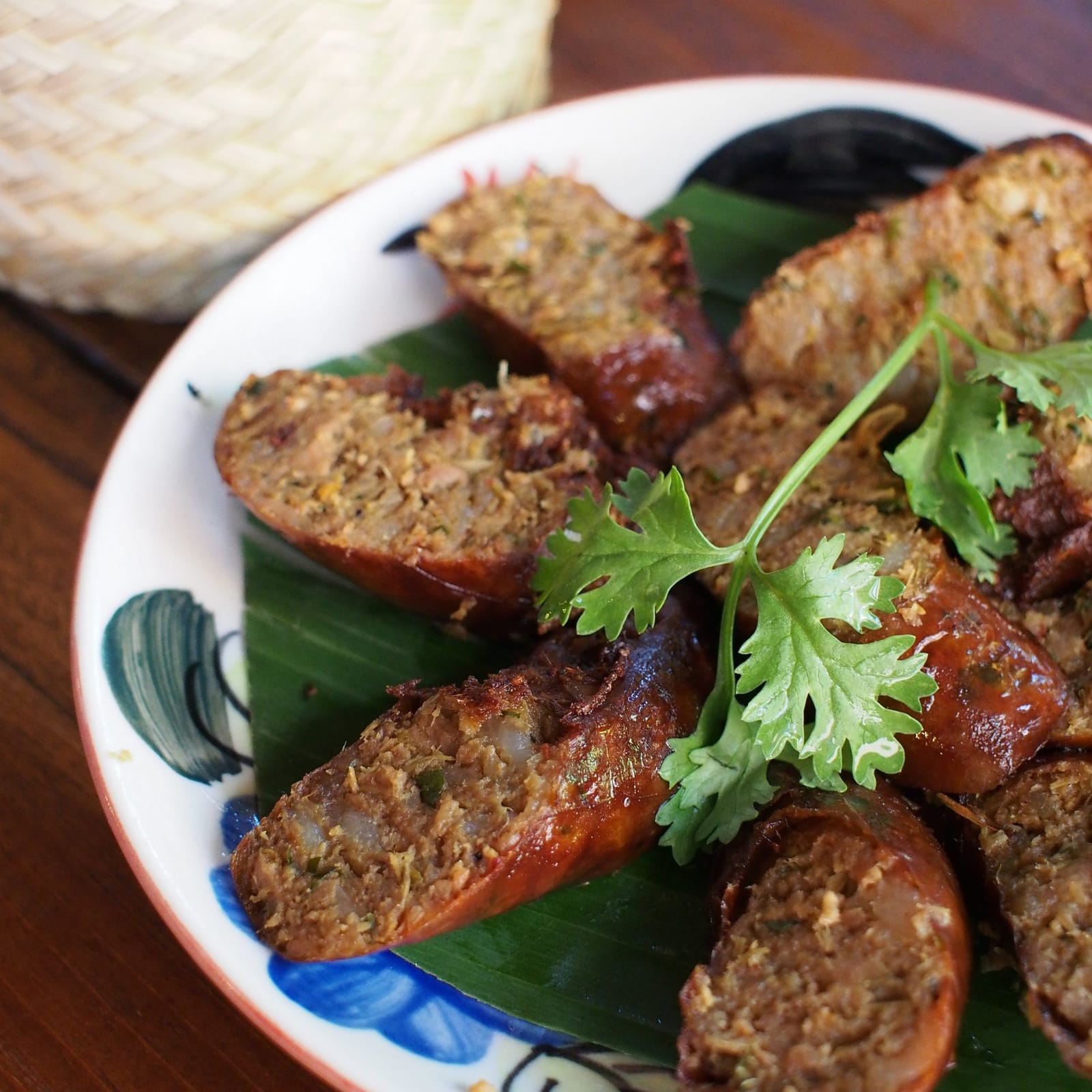 ของฝากเชียงราย ขนมพื้นเมือง ไส้อั่ว แคบหมู ซื้อที่ไหน