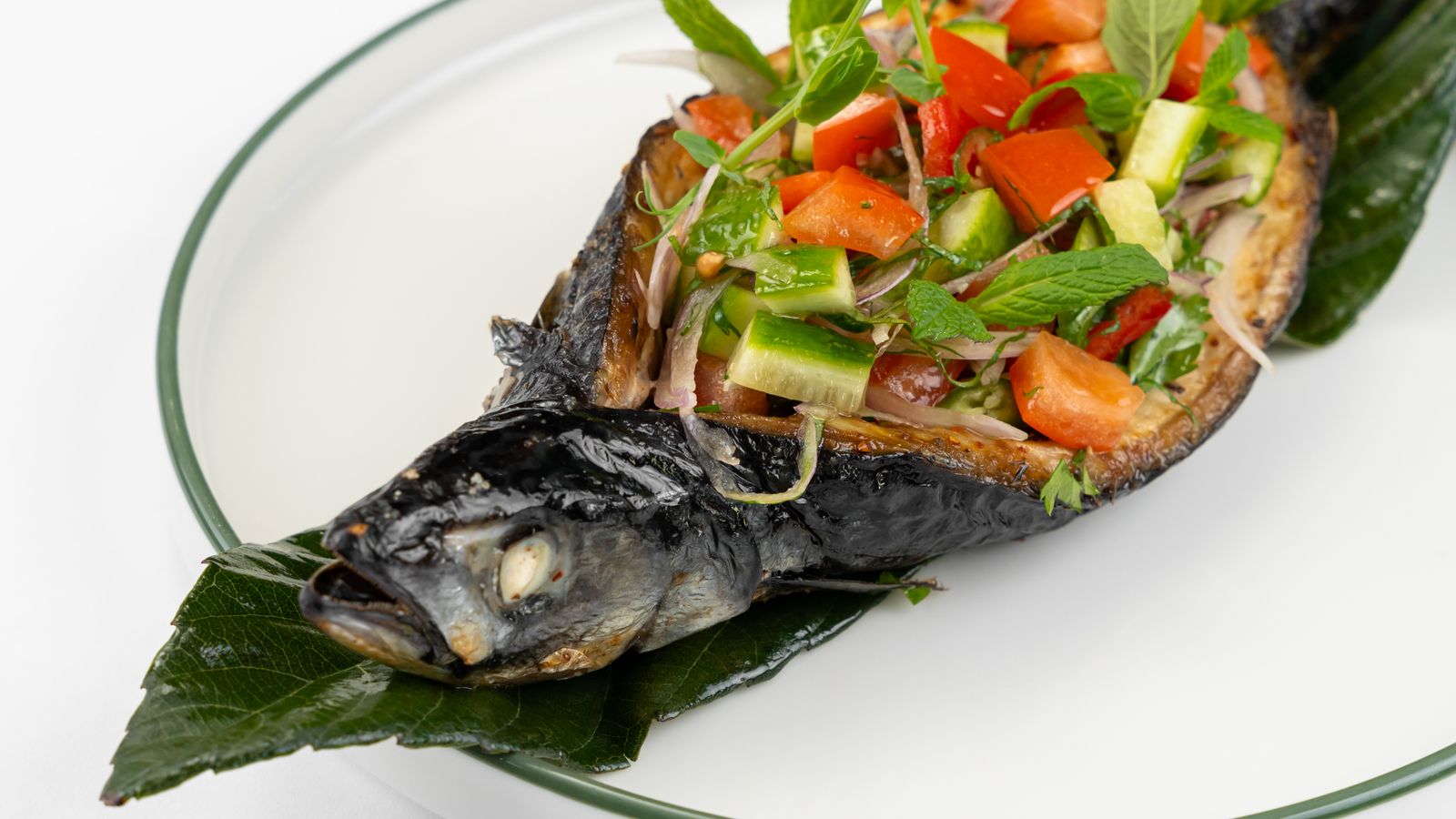 ปลาทูชุมพร เนื้อแน่นมัน สดจากเรือพื้นบ้าน