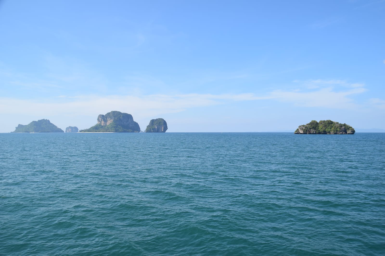 ทัวร์สี่เกาะกระบี่ ทะเลแหวก เกาะปอดะ เกาะไก่ ถ้ำพระนาง