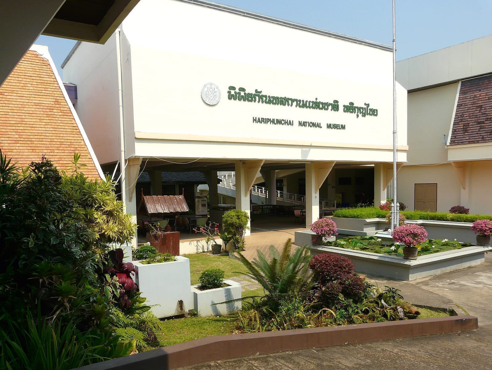 พิพิธภัณฑสถานแห่งชาติ หริภุญไชย เล่าเรื่องเมืองเก่าผ่านของจริง