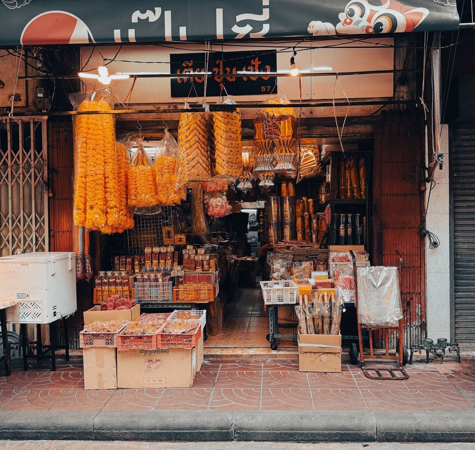 เพลินวาน หัวหิน เดินตลาดเก่าย้อนยุค กินขนมโบราณ ถ่ายรูปเรโทร