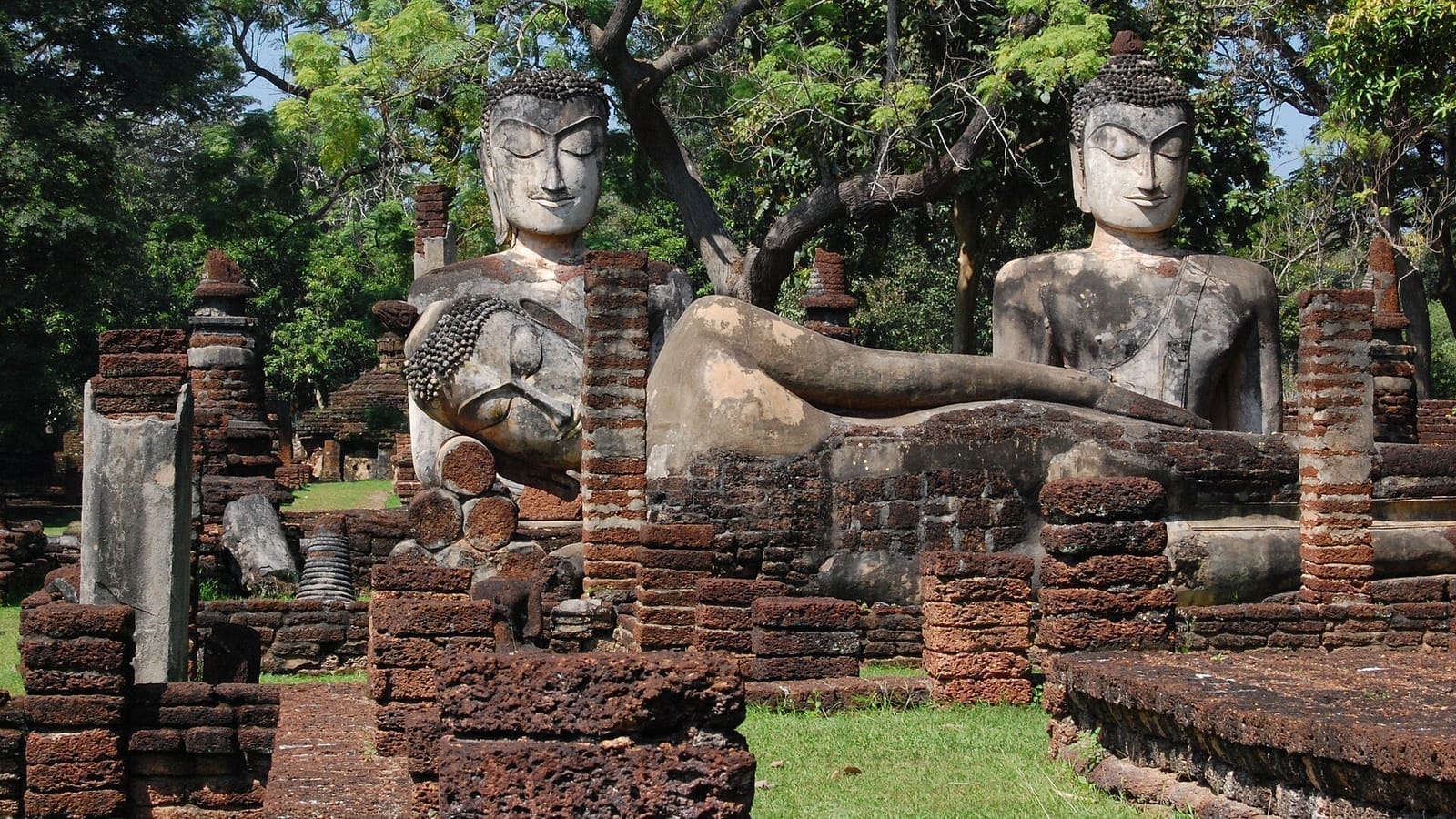 เดินอุทยานประวัติศาสตร์กำแพงเพชร ในวันเดียว