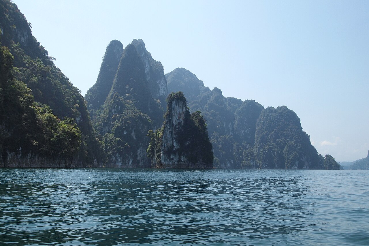 เขาสก–เชี่ยวหลาน 3 วัน 2 คืน น้ำตก พายคายัค นอนแพ