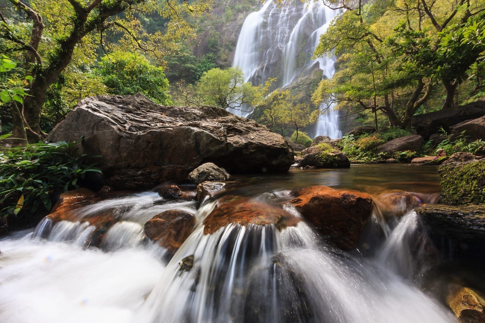 อุทยานแห่งชาติคลองลาน น้ำตกสายใหญ่ กางเต็นท์ริมธาร