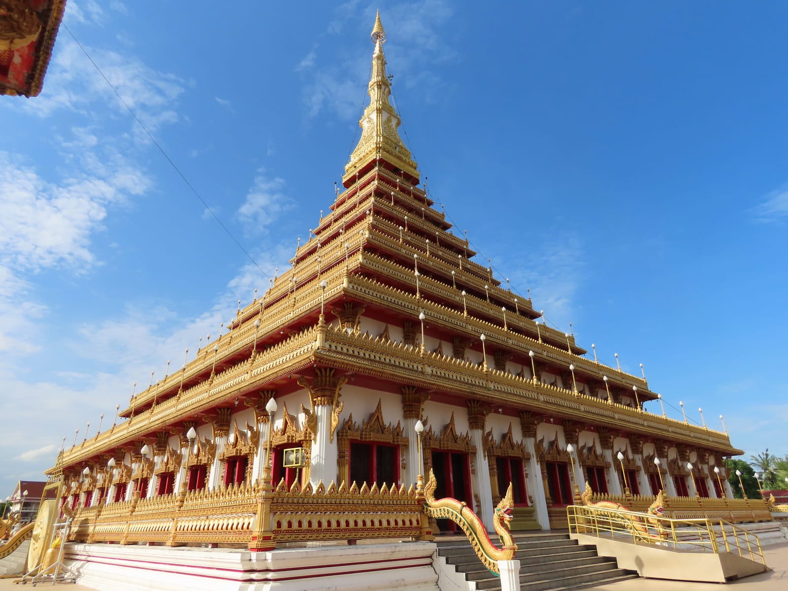ขอนแก่นสายวัฒนธรรม ผ้าไหม–วัด–พระธาตุ 2 วัน