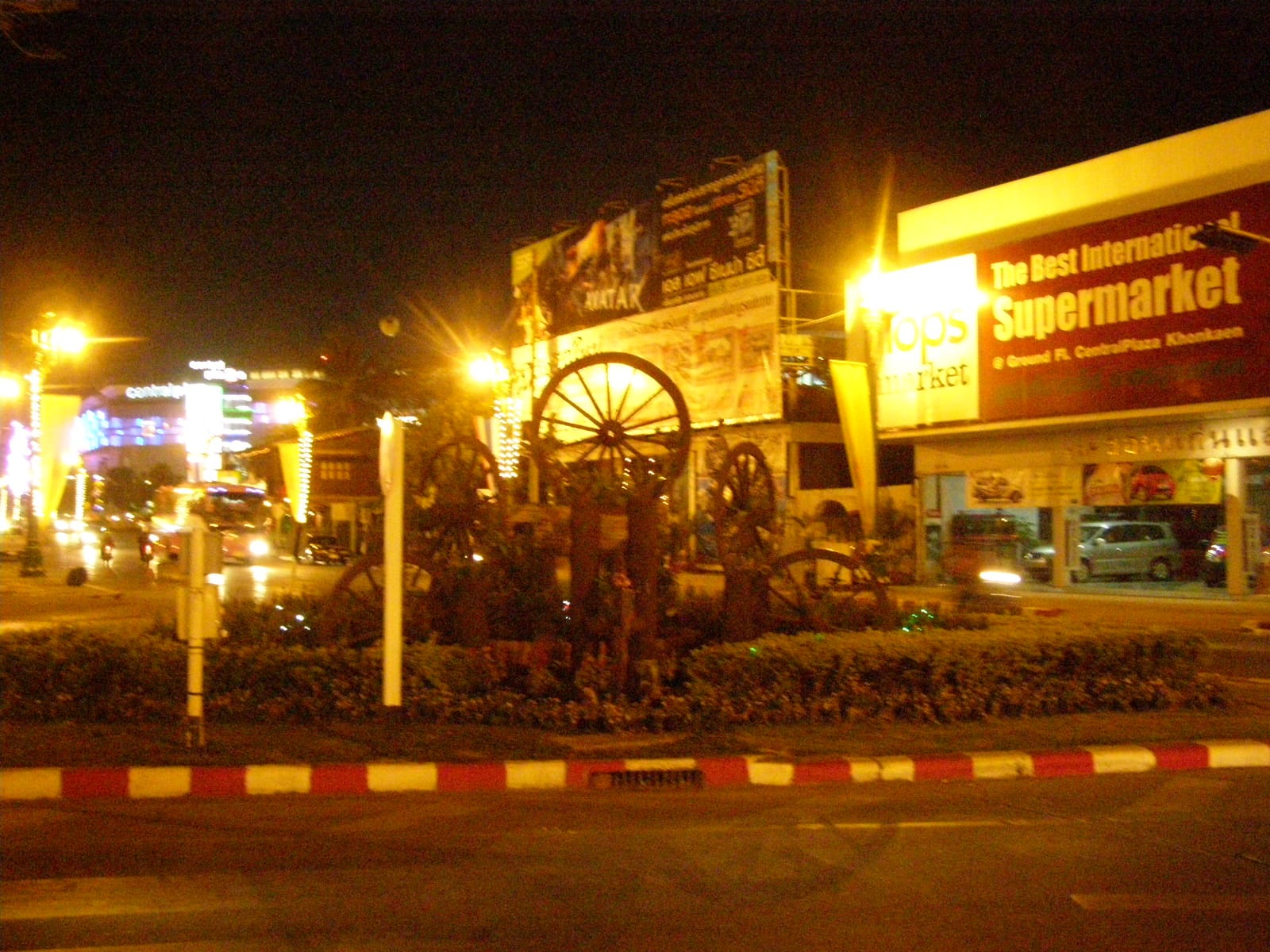ศาลหลักเมืองและย่านเมืองเก่าขอนแก่น เดินดูชีวิตคนเมือง