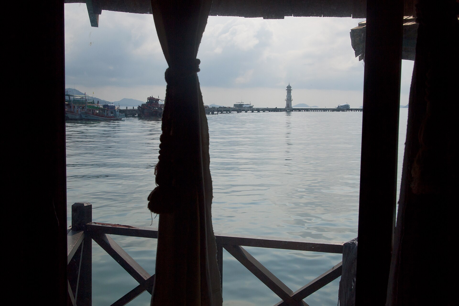 ร้านซีฟู้ดเกาะช้าง ริมหาด บรรยากาศดี