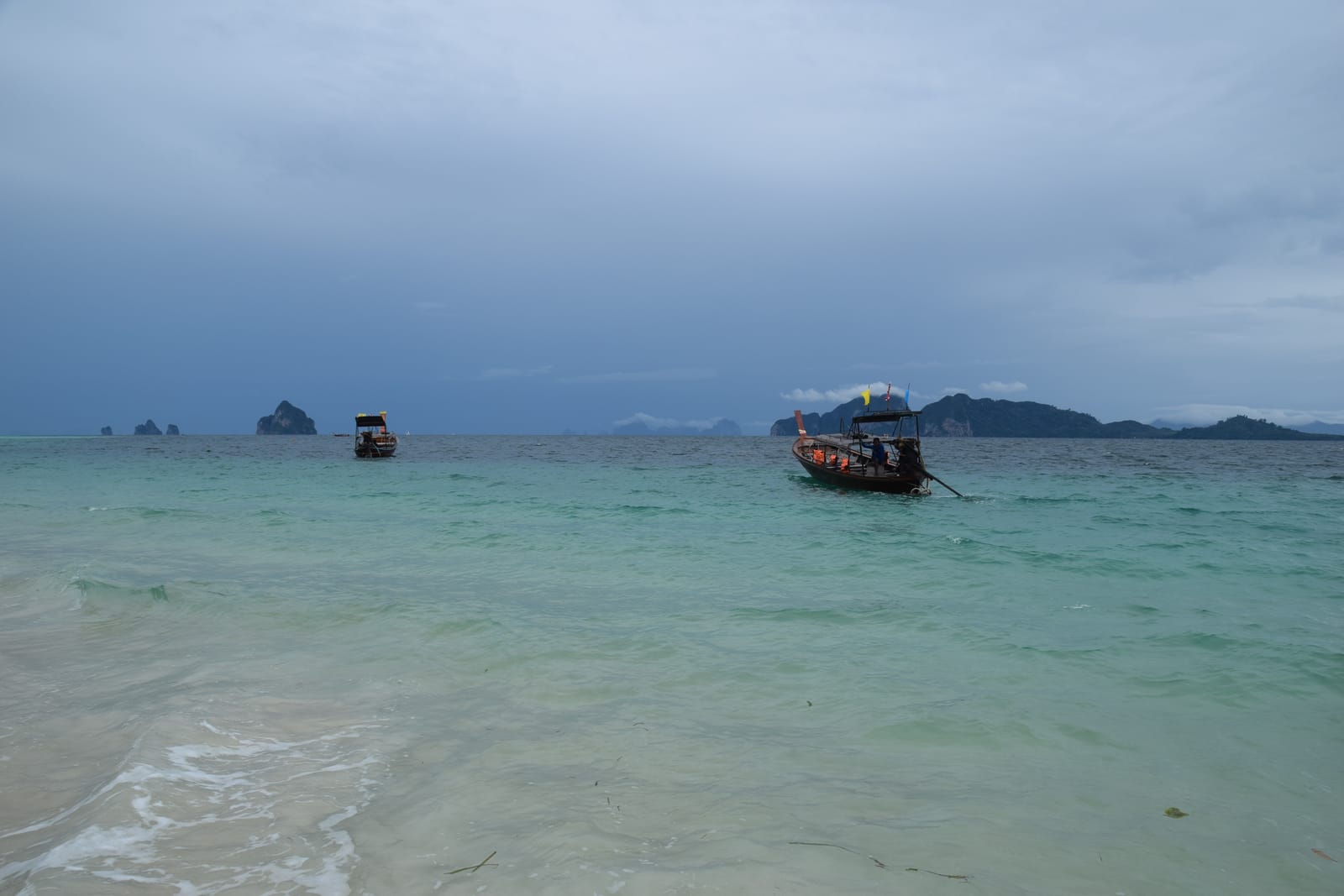เกาะกระดาน ตรัง หาดทรายขาว น้ำใส ดำน้ำตื้น นอนค้าง