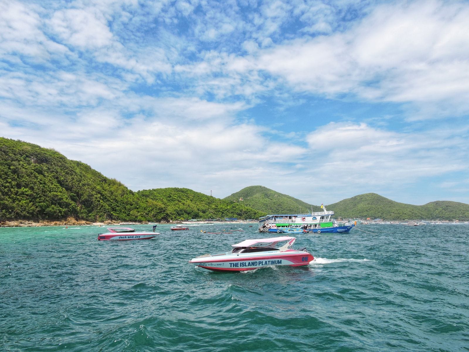 Going to Koh Larn for the first time, here's what to know