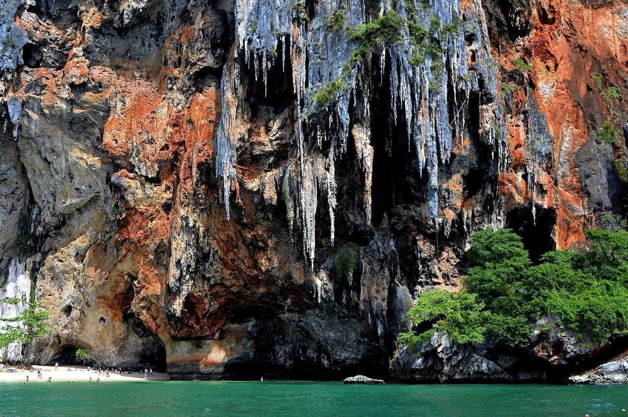 เที่ยวกระบี่ 1 วัน อ่าวนาง–เรลเลย์ หรือ สายธรรมชาติ