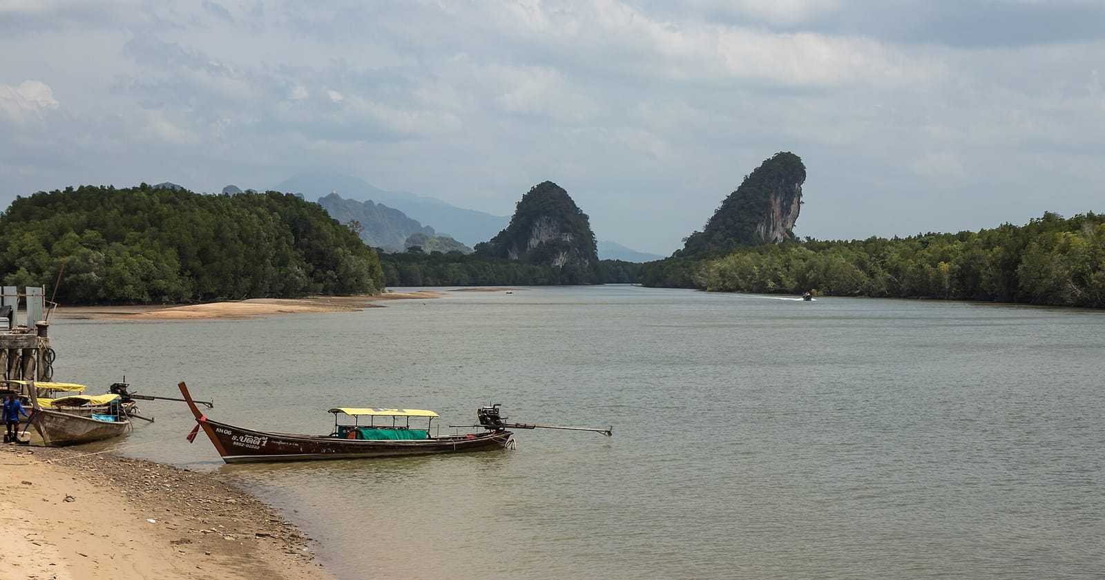 แผนกระบี่สายคาเฟ่และเมือง คาเฟ่ · ถนนคนเดิน · เขาขนาบน้ำ
