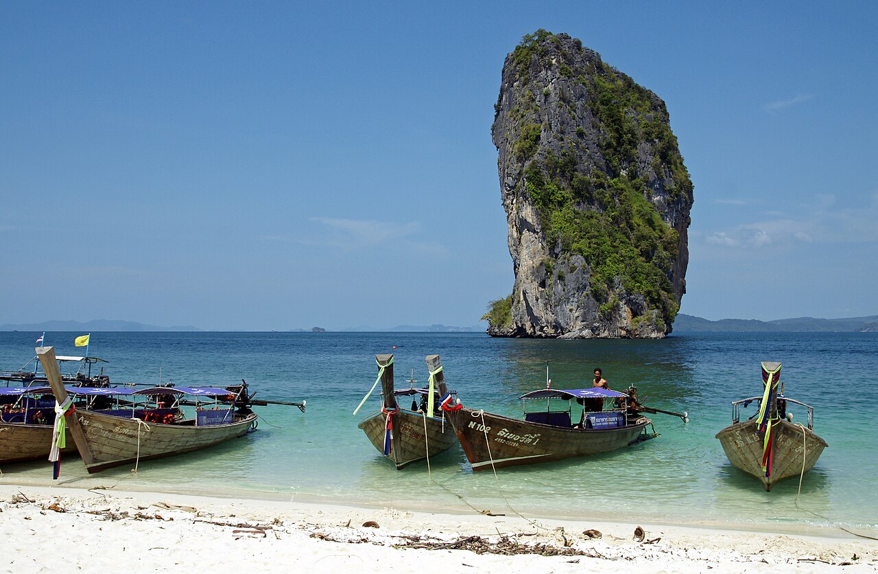 ทัวร์เกาะและดำน้ำตื้นกระบี่ เกาะห้อง เกาะปอดะ จุดน้ำใส