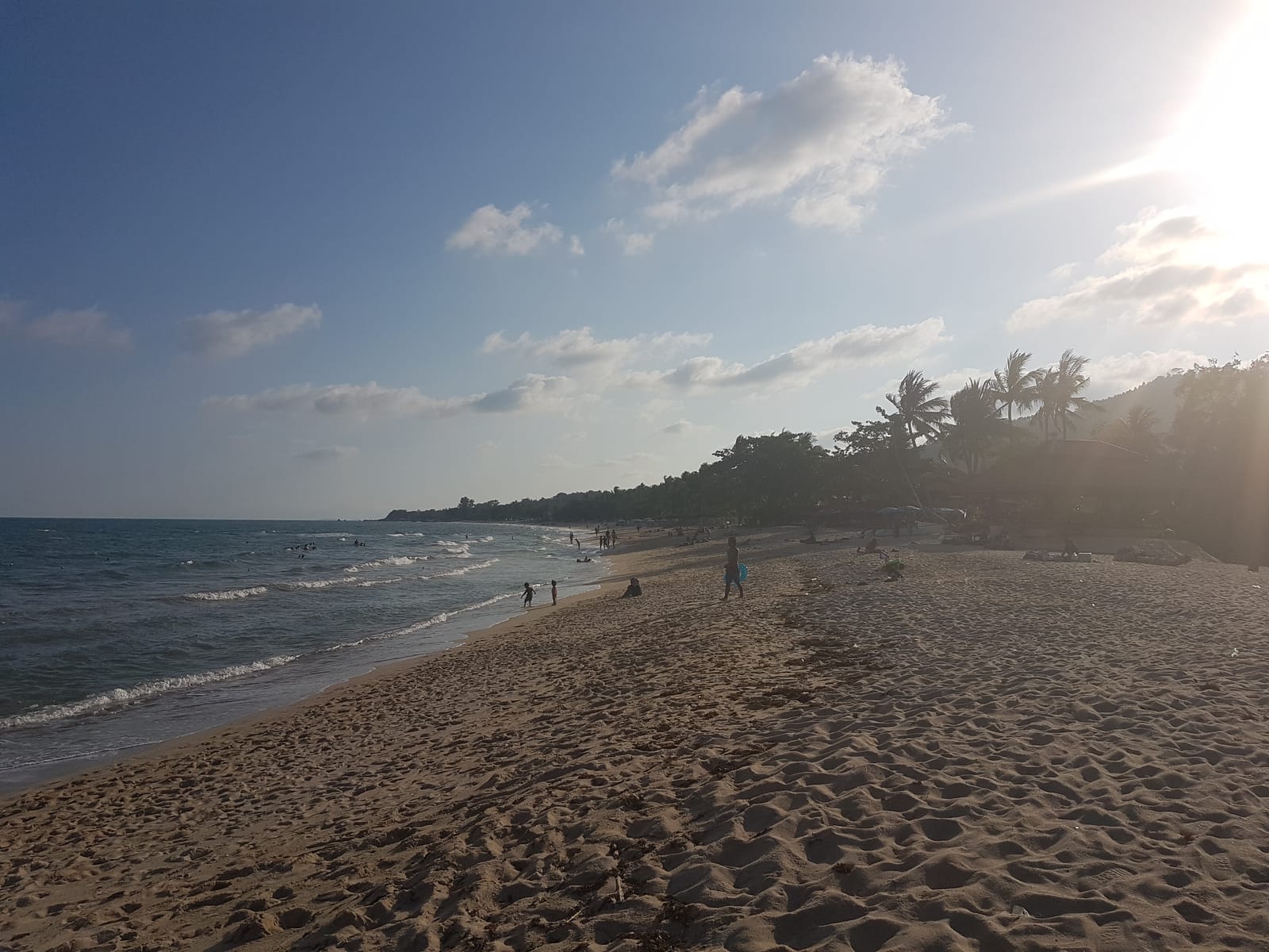 หาดละไม เกาะสมุย หาดใหญ่อันดับสอง เงียบเป็นครอบครัว