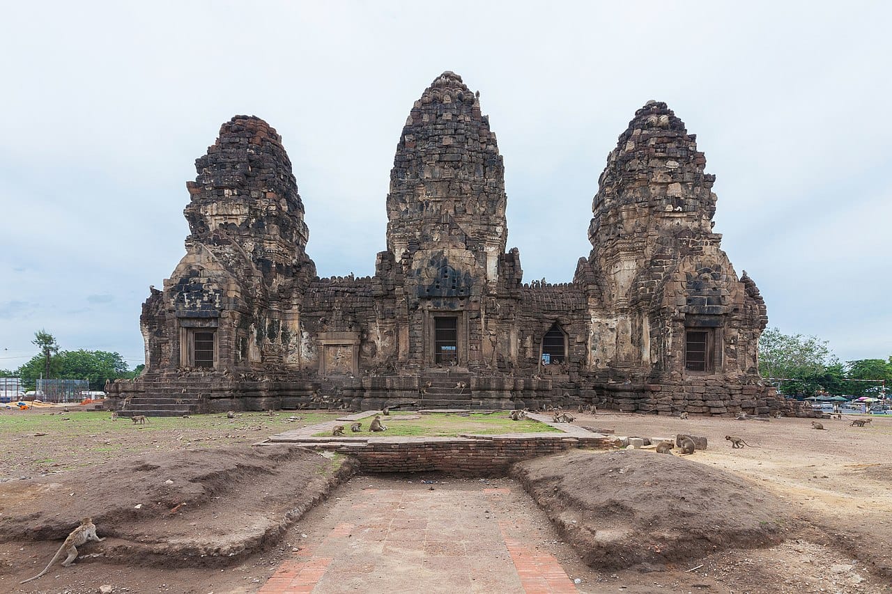 แผนเที่ยวลพบุรี 1 วัน เมืองลิง วังนารายณ์ ของกิน