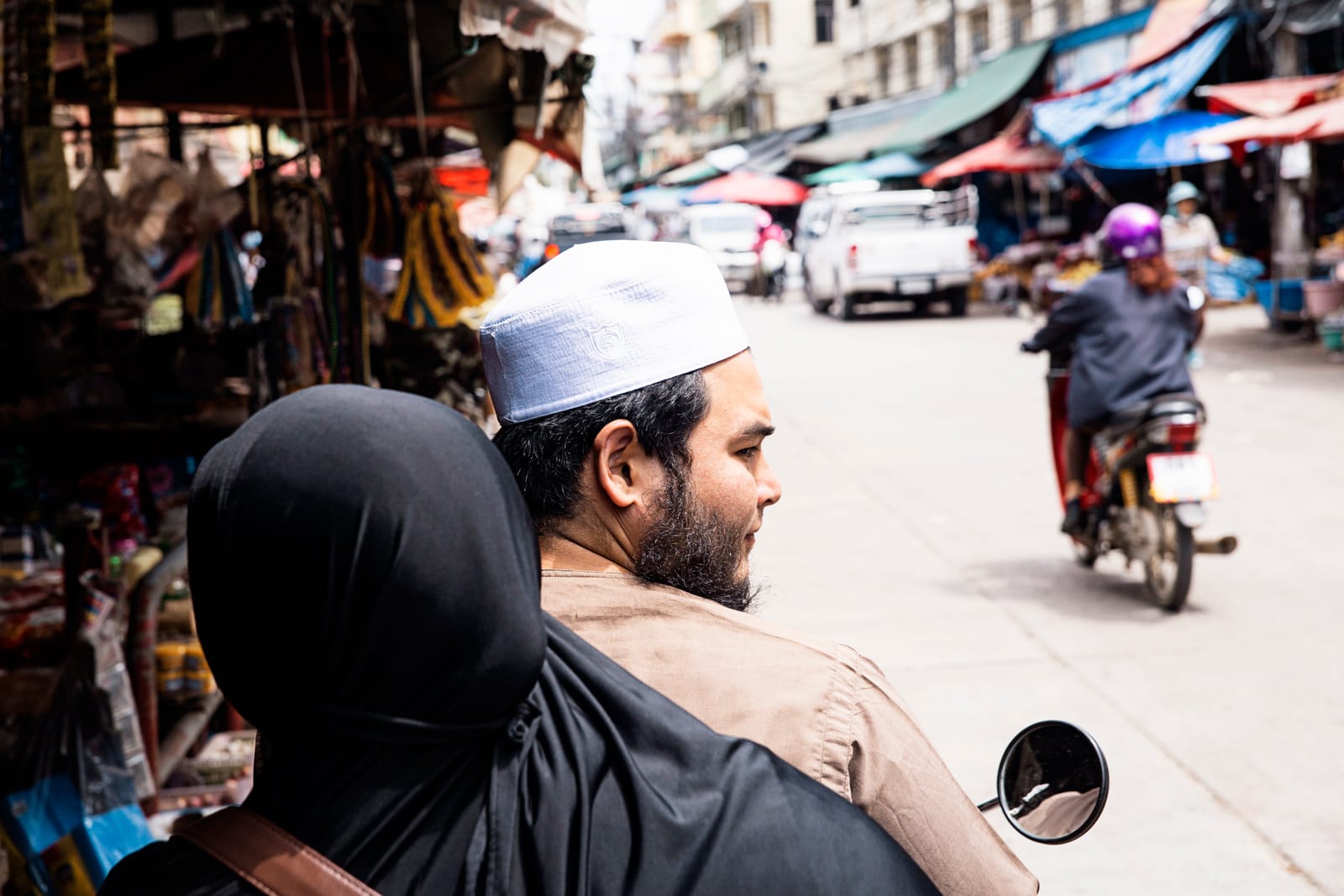 ตลาดริมเมย แม่สอด เดินชิมตลาดชายแดนไทย–พม่า