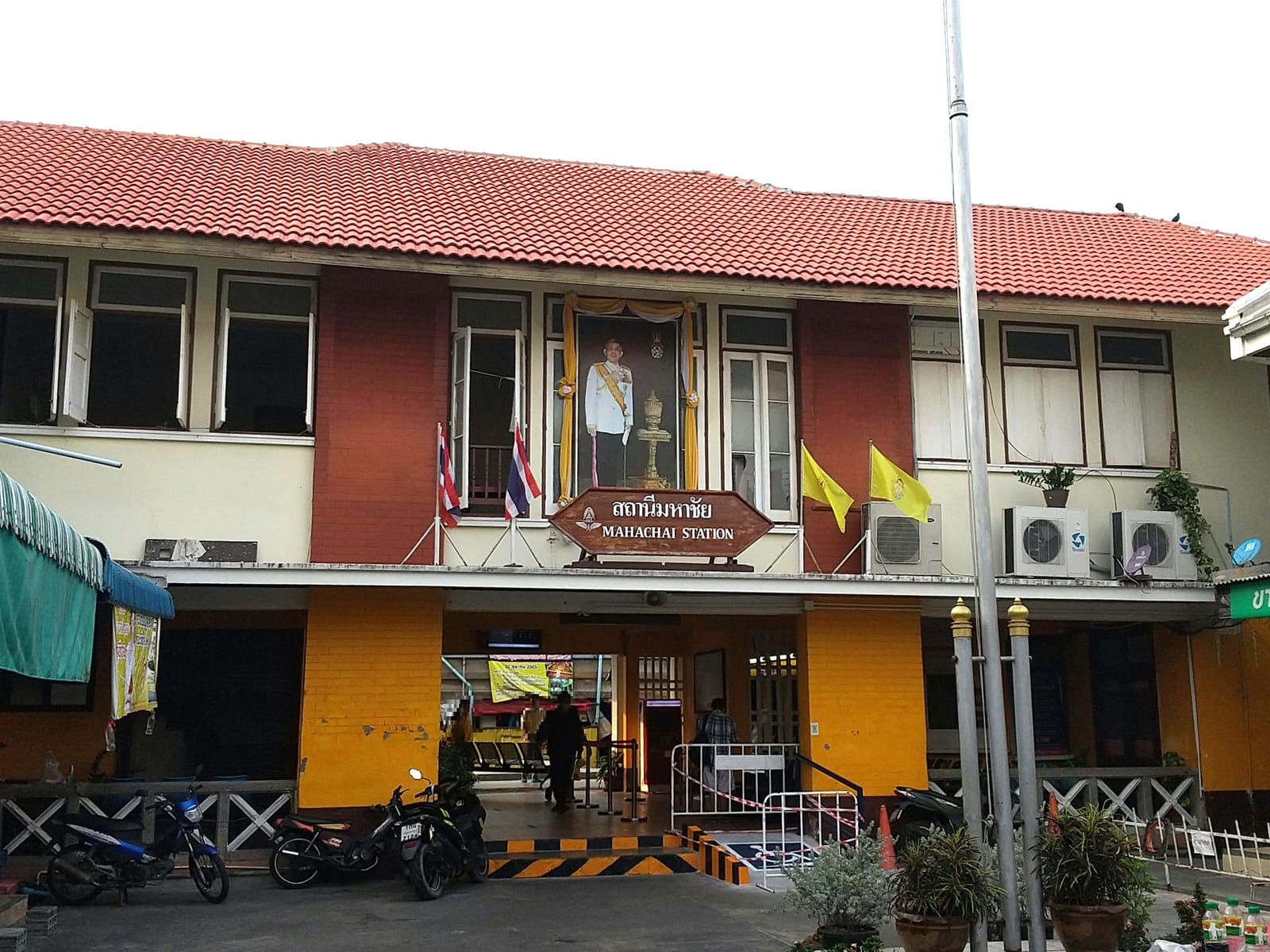ตลาดมหาชัย กับทางรถไฟสายแม่กลอง