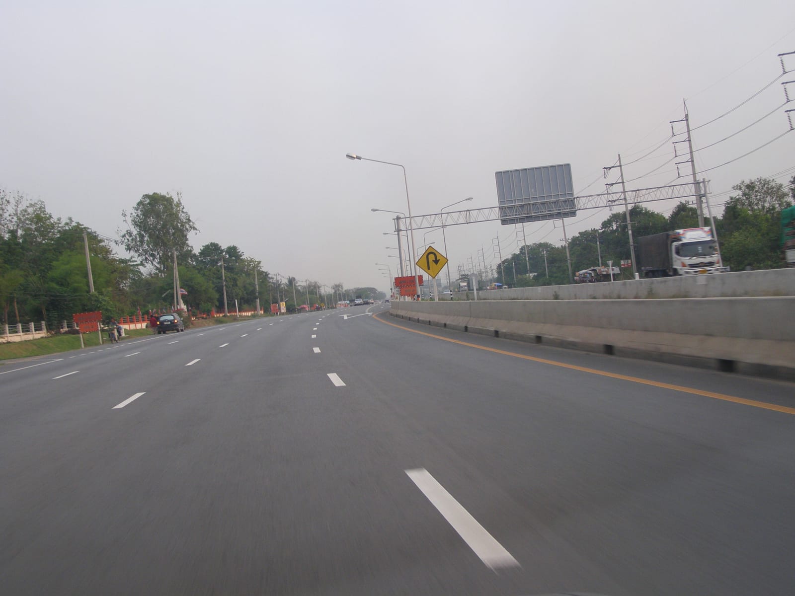 การเดินทางในนครสวรรค์ รถไฟ รถทัวร์ เช่ารถ ไปไหนยังไง