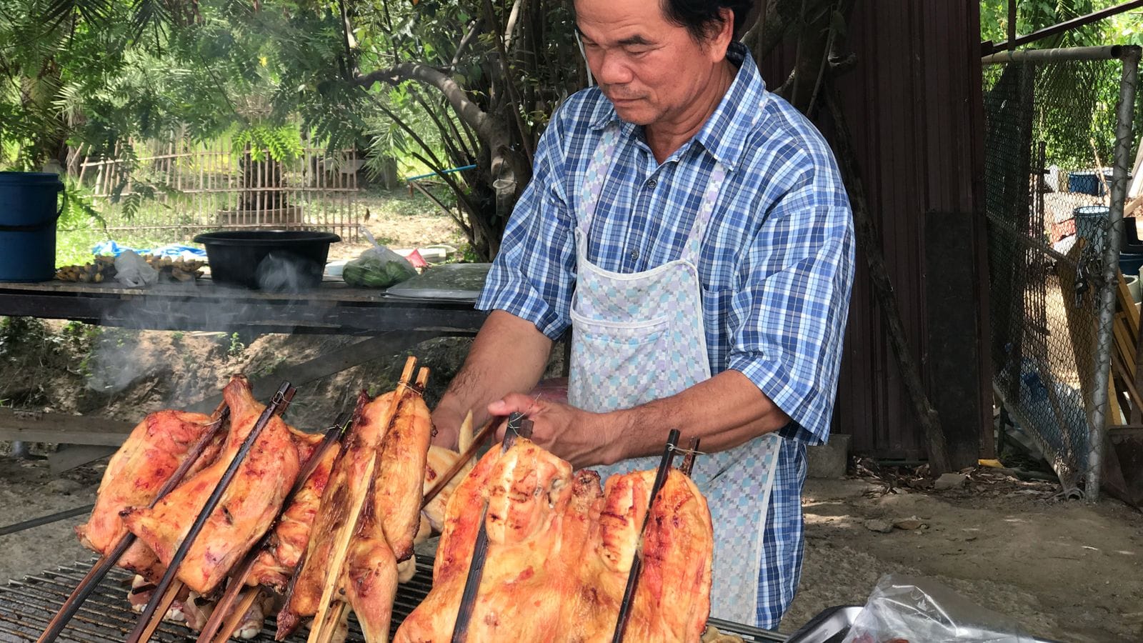 สตรีทฟู้ดหนองบัวลำภู เดินชิมยามค่ำ ราคาเป็นกันเอง