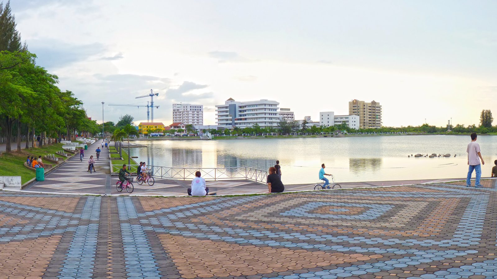 หนองประจักษ์ บึงใหญ่กลางเมืองอุดร
