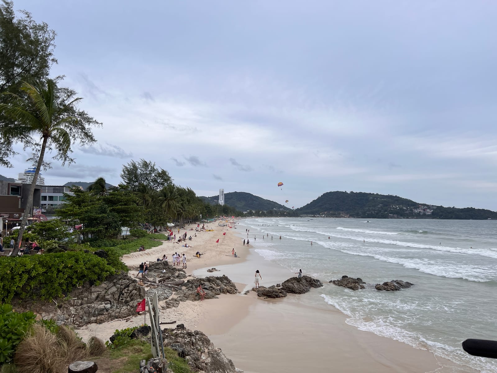 หาดป่าตอง หาด บางลา กลางคืน ที่พัก ครบในที่เดียว