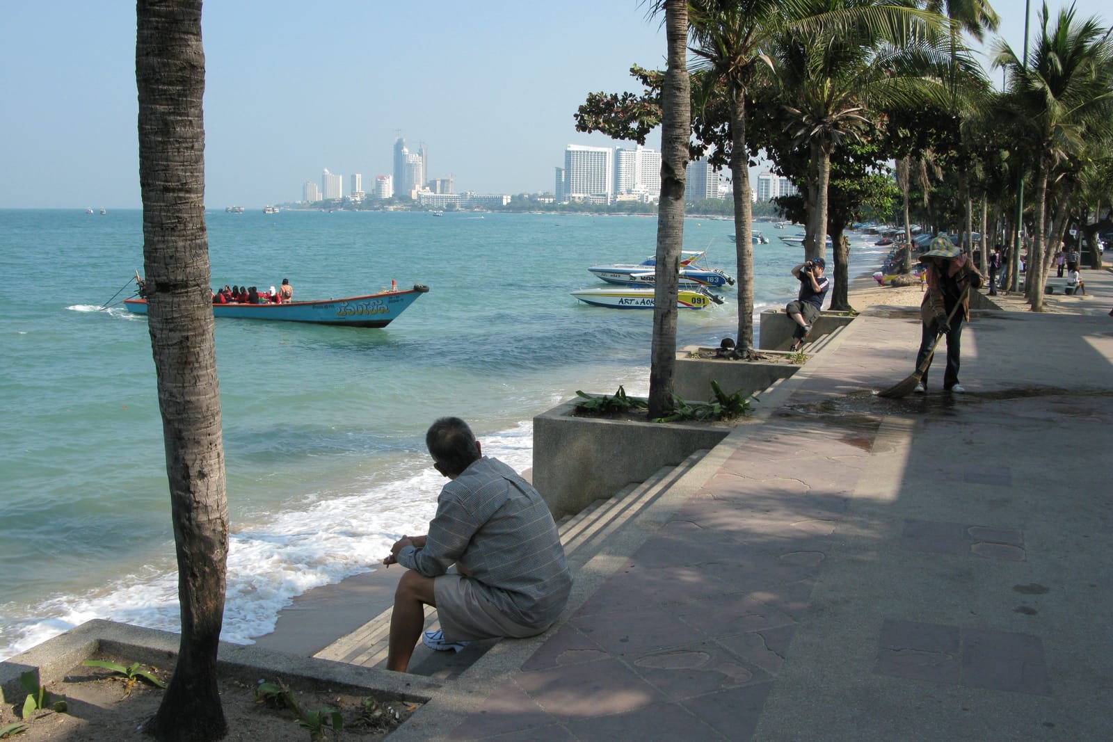 หาดพัทยา + วอล์กกิงสตรีท เล่นน้ำ กิจกรรม กลางคืน ที่จอดรถ