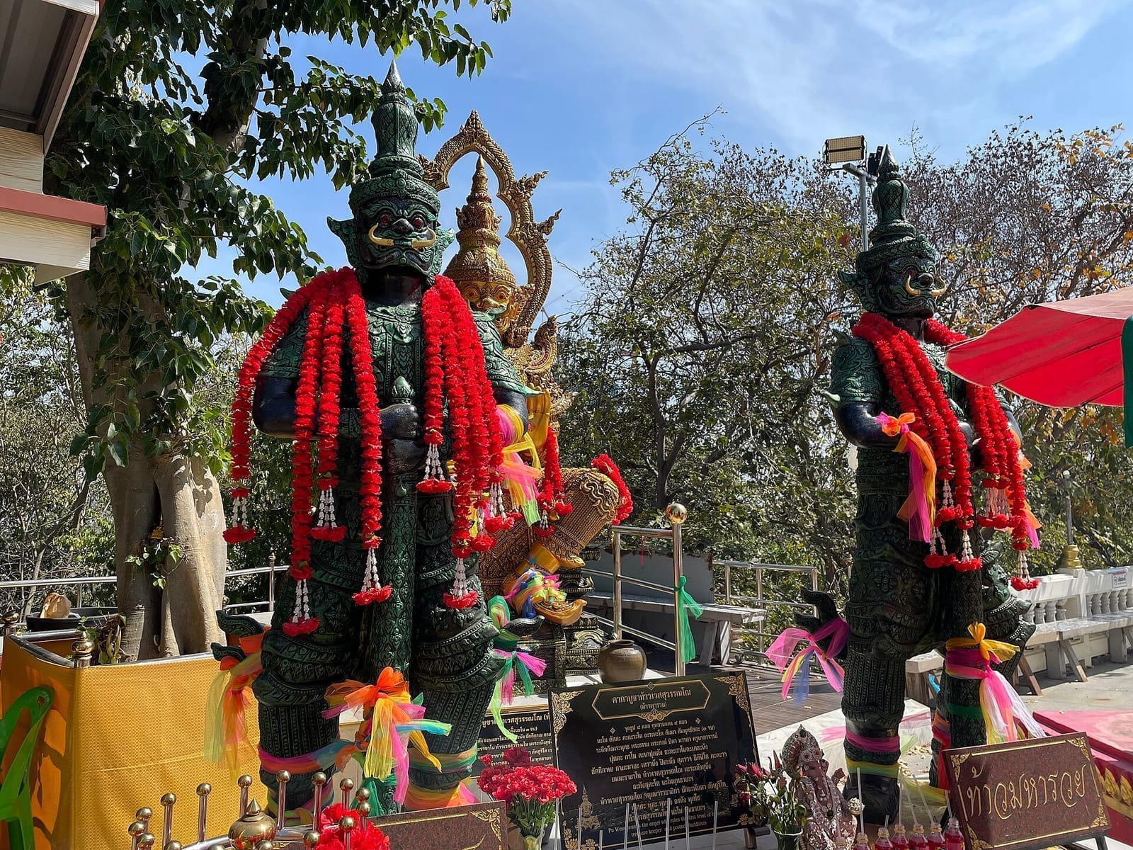 สวนนงนุชพัทยา สวนใหญ่ ไดโนเสาร์ โชว์ช้าง ครบในที่เดียว