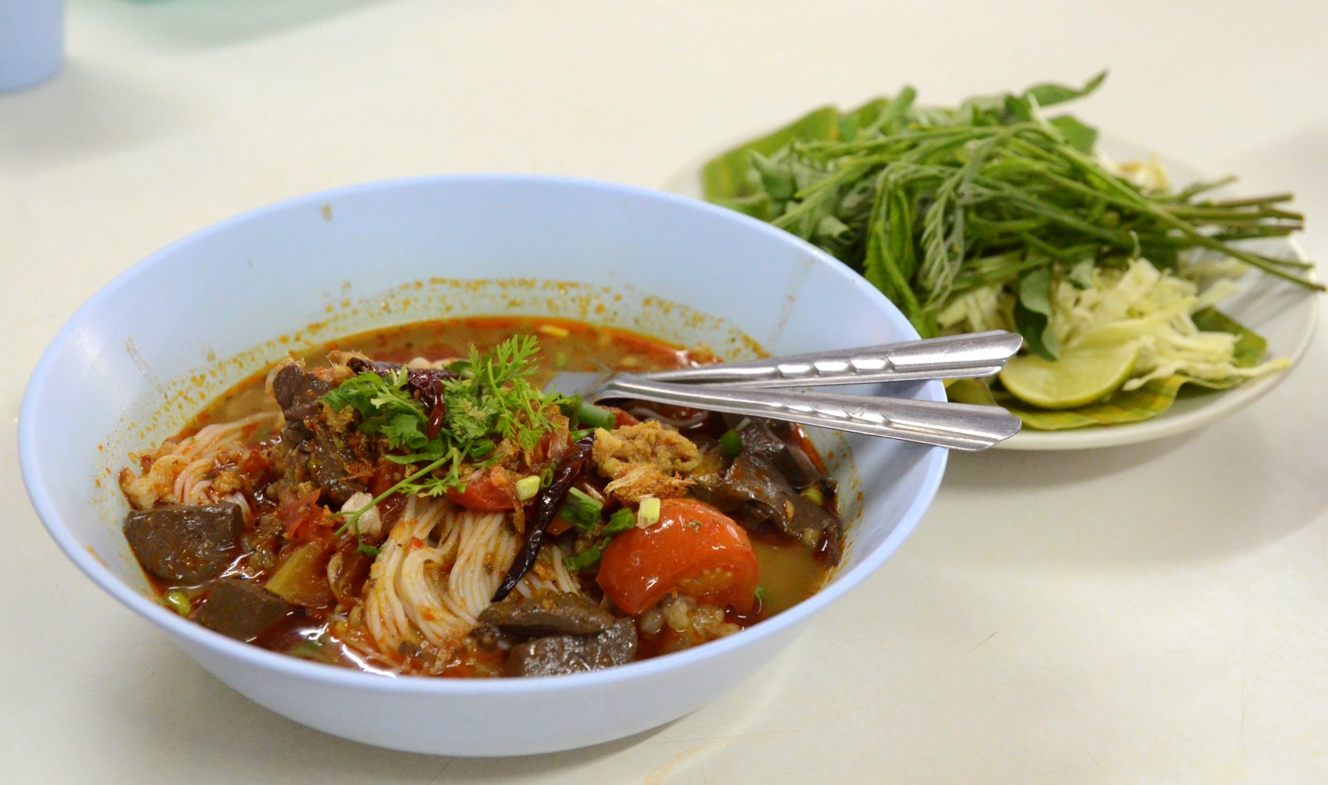 อาหารเช้าแบบคนพะเยา กินก่อนออกเที่ยวกว๊าน