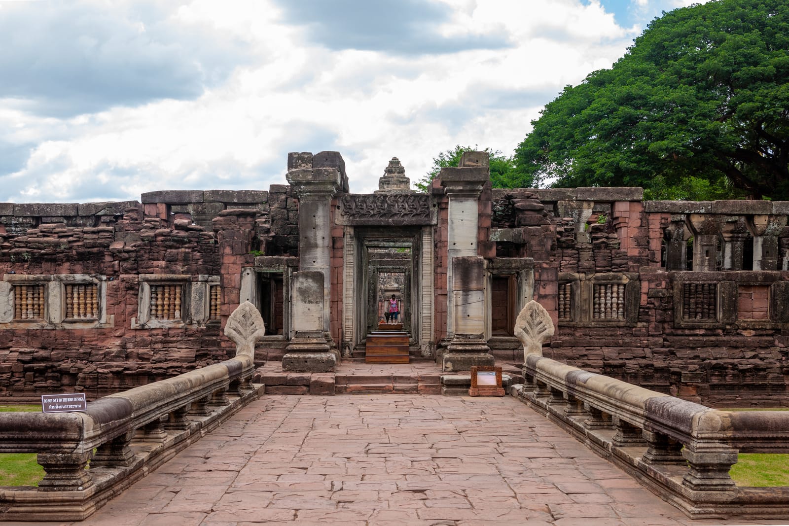 ปราสาทหินพิมาย ปราสาทขอมที่ใหญ่ที่สุดในไทย