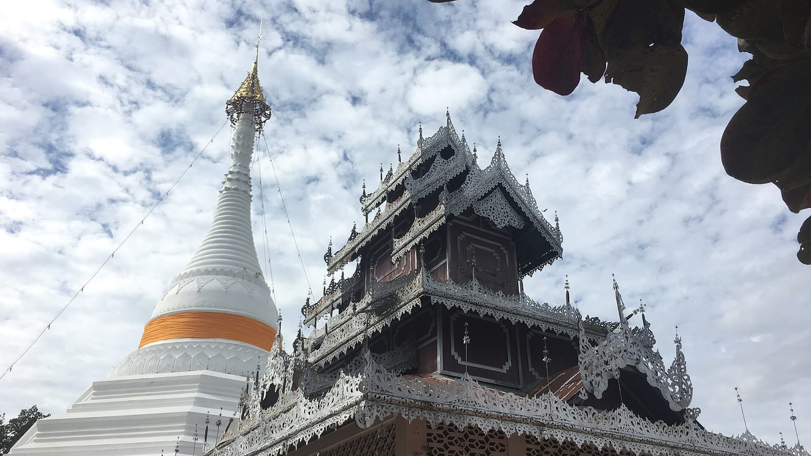 พระธาตุดอยกองมู จุดชมวิวเมืองทั้งหุบ