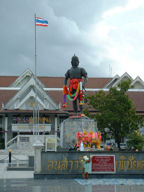 อนุสาวรีย์ พระยาพิชัยดาบหัก