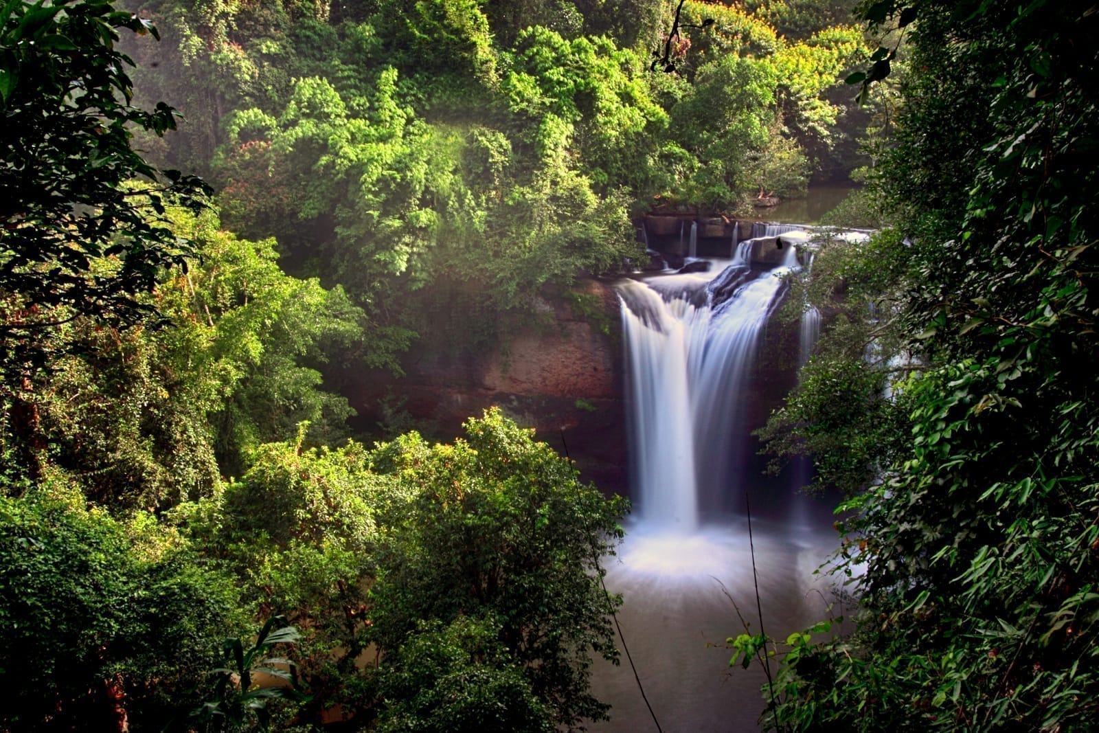 ธรรมชาติปราจีนบุรี แก่งหินเพิง น้ำตก เชิงเขาใหญ่