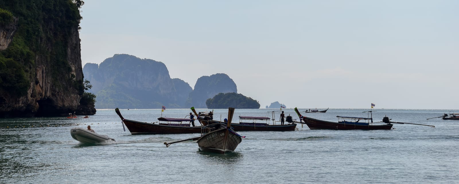 เรลเลย์ & ถ้ำพระนาง เรือหางยาว หาดทรายขาว ปีนผา