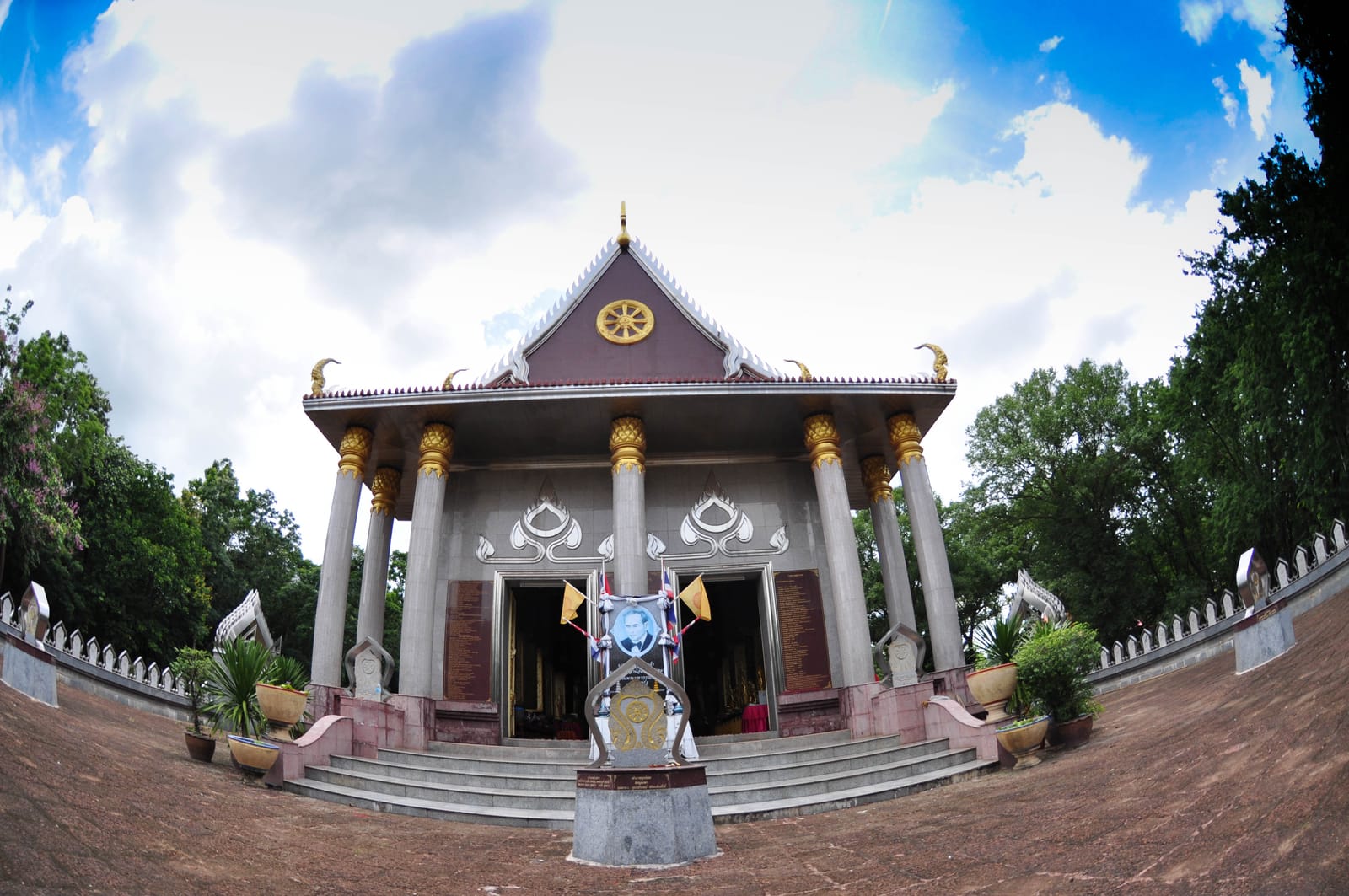 โบราณสถานสระมรกต เมืองศรีมโหสถ ปราจีนบุรี