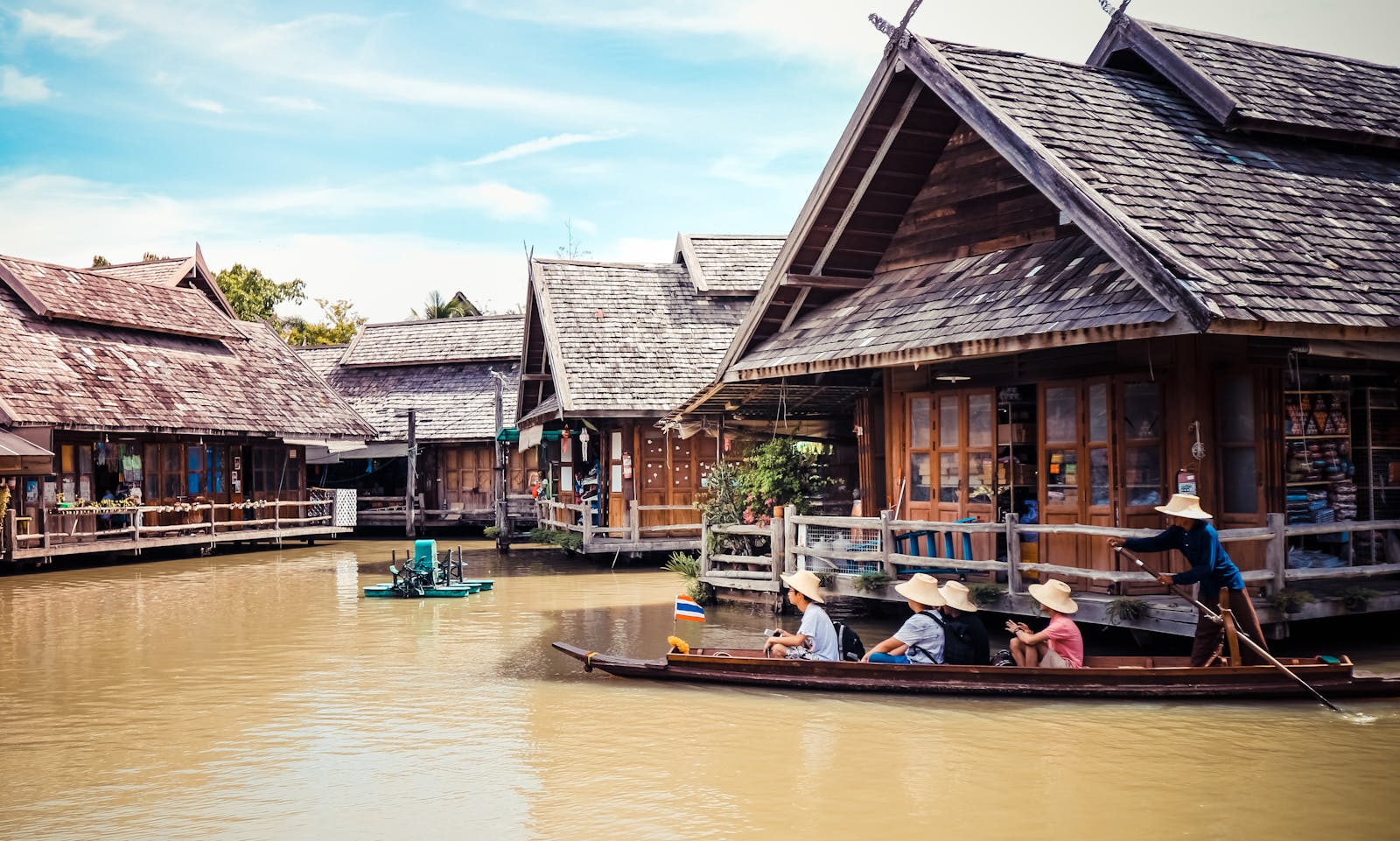 ตลาดน้ำไทรน้อย ตลาดน้ำท้องถิ่นริมคลอง