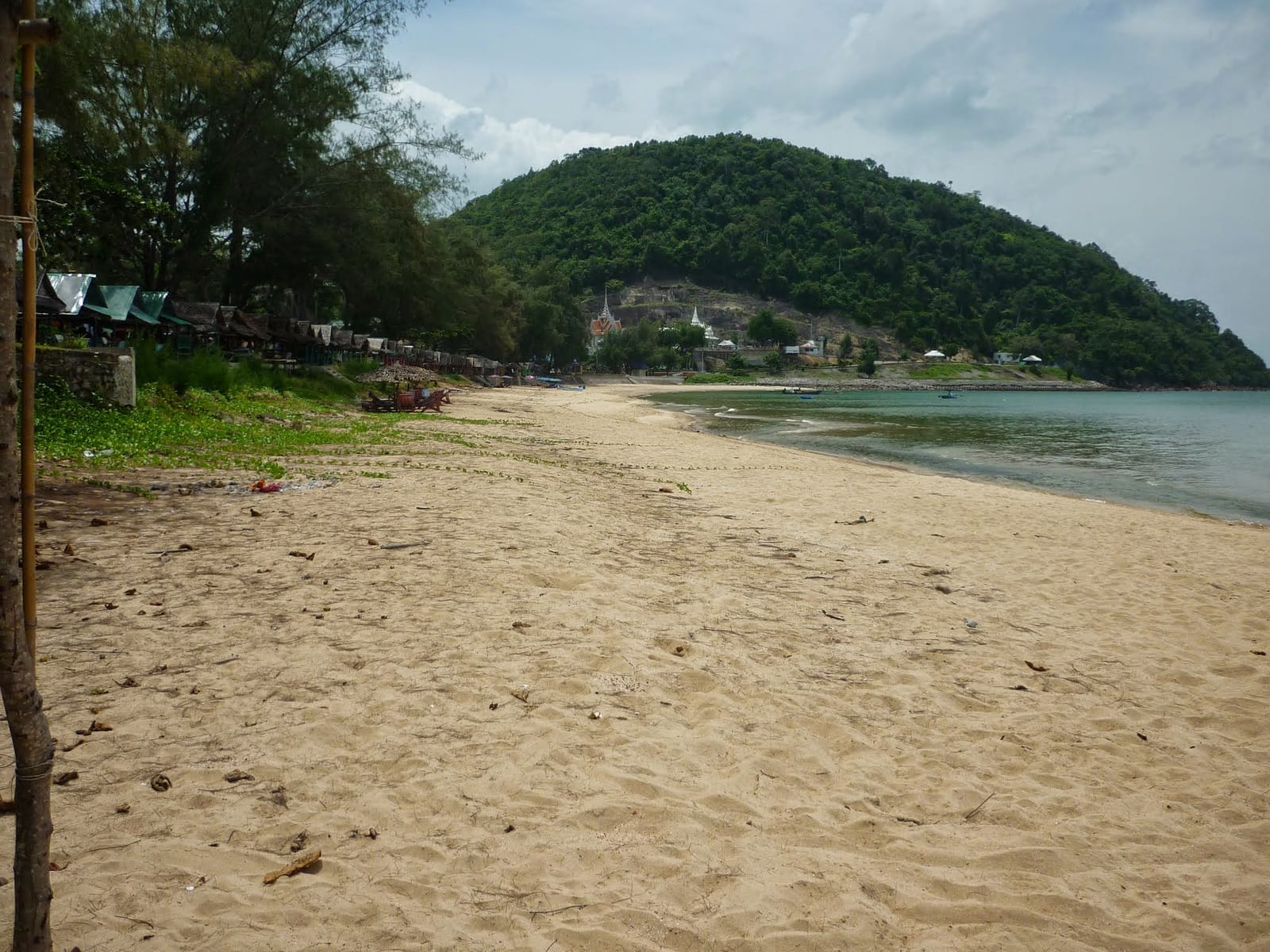 หาดทรายรี หาดหลักของชุมพร
