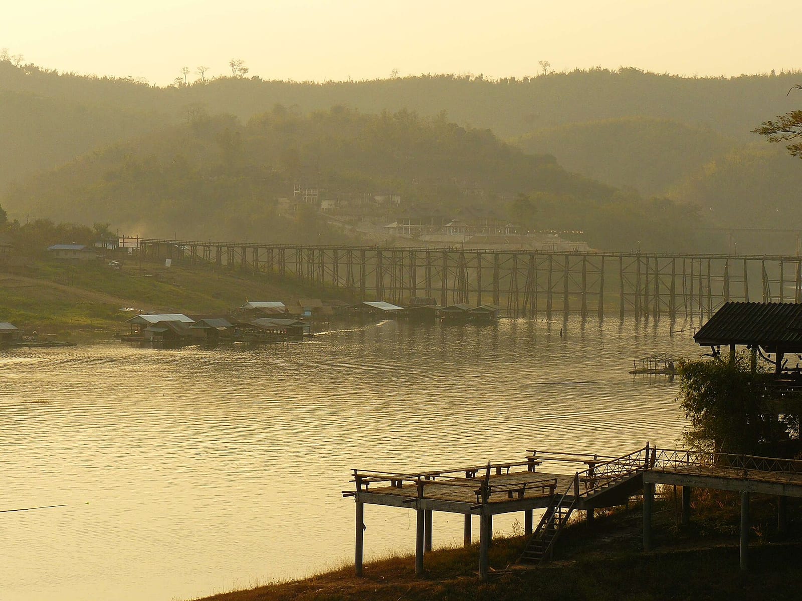 แผนเที่ยวสังขละบุรี 2 วัน 1 คืน · สะพานมอญและวิถีมอญ