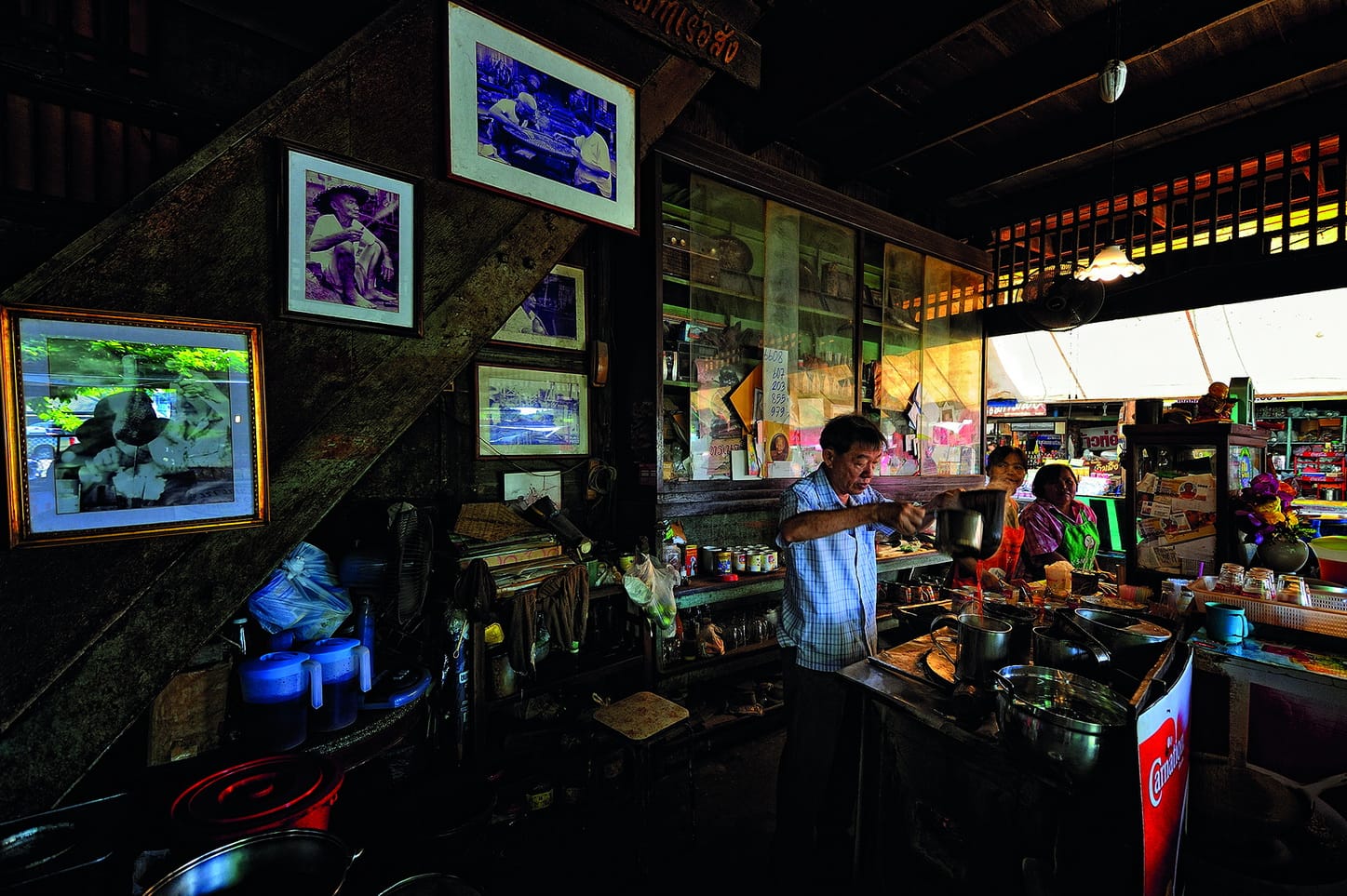 แผนเที่ยวสุพรรณบุรี 1 วัน บึงฉวาก · หอคอย · ตลาดสามชุก